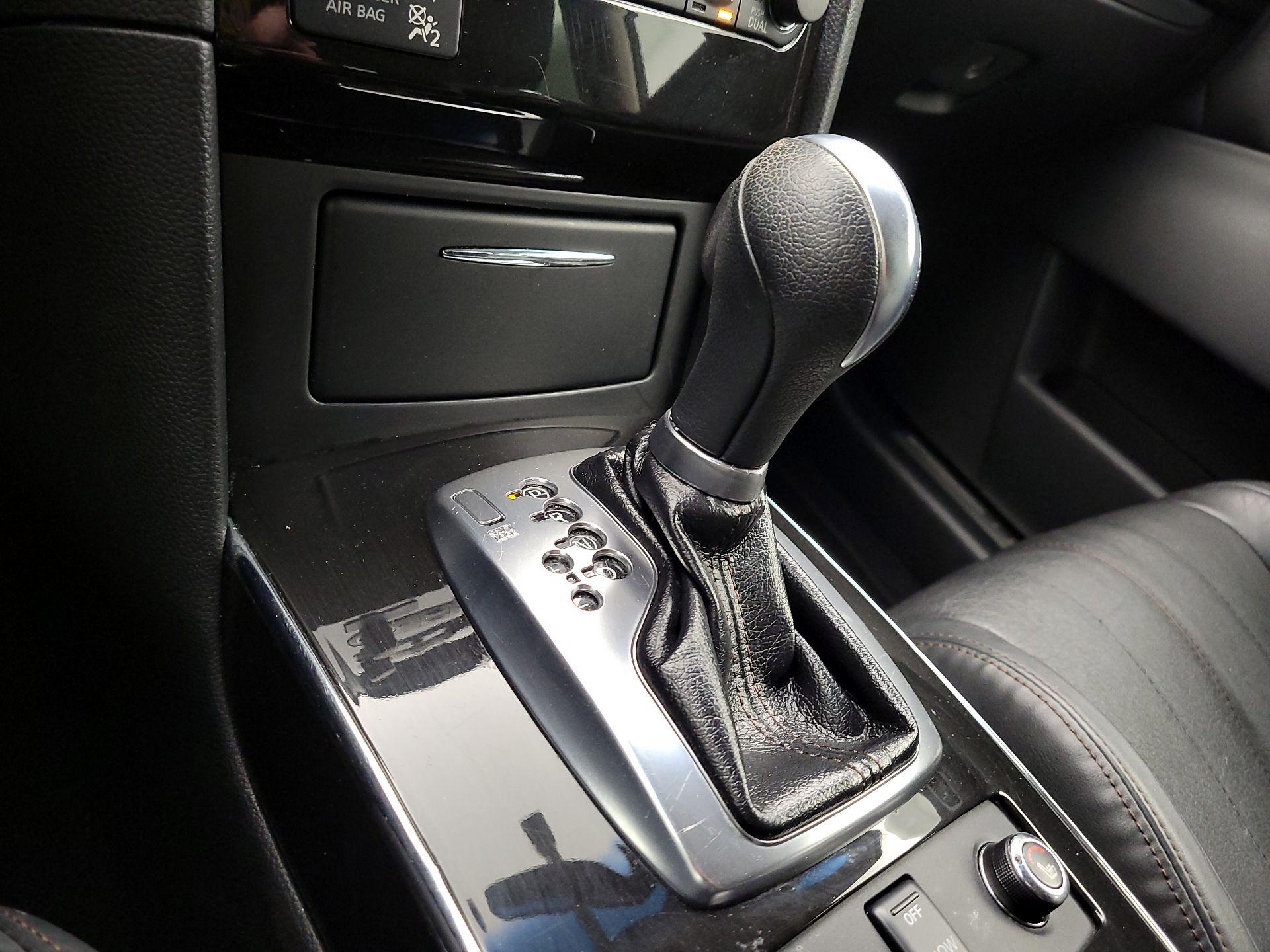 Thumbnail: 2016 INFINITI QX70 - 17