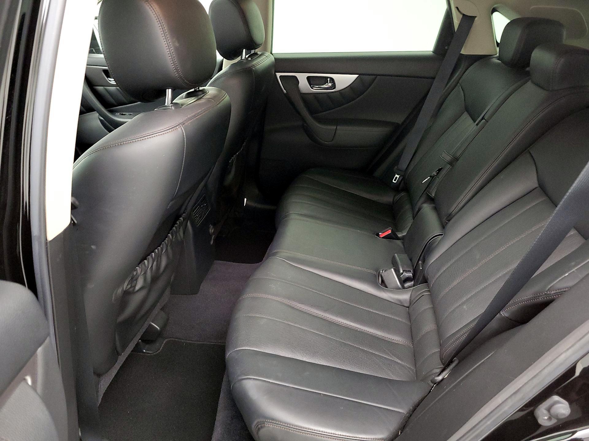 Thumbnail: 2016 INFINITI QX70 - 20