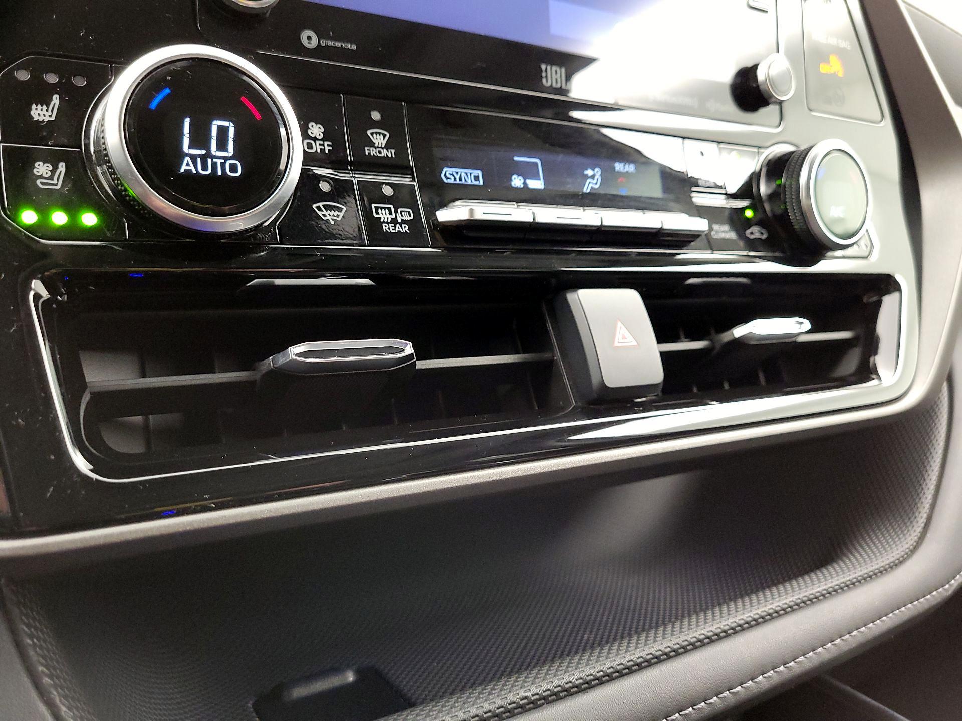 Thumbnail: 2020 Toyota Highlander - 17