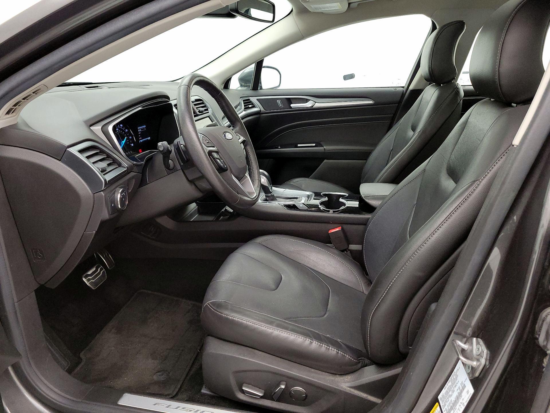 Thumbnail: 2016 Ford Fusion - 11