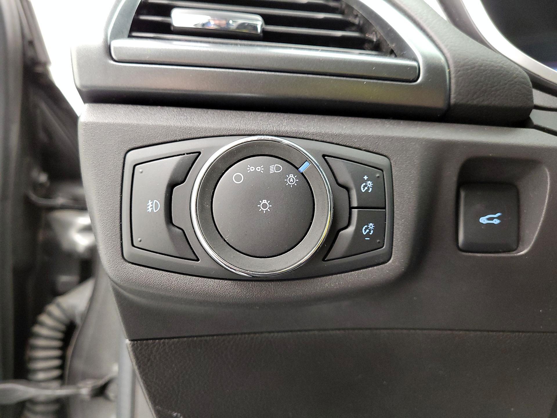 Thumbnail: 2016 Ford Fusion - 13