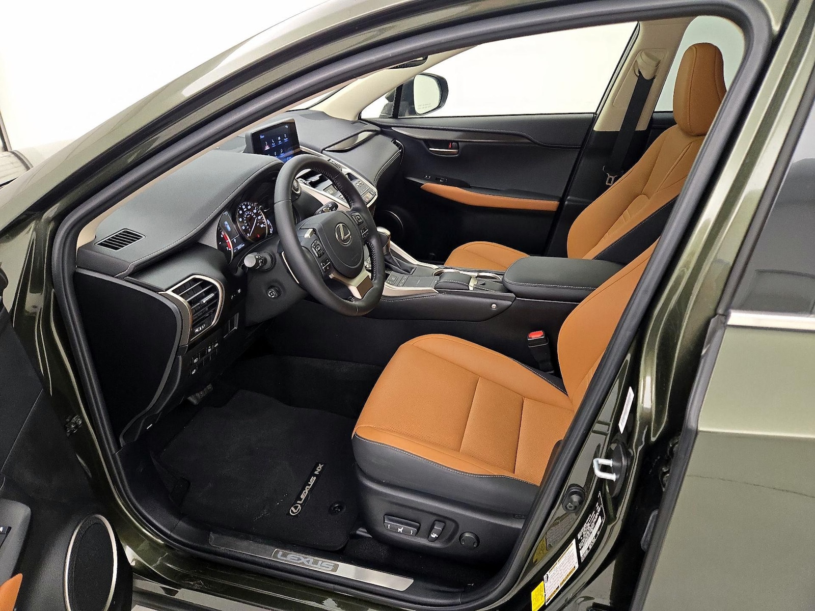 2021 Lexus NX 300 - Photo 12