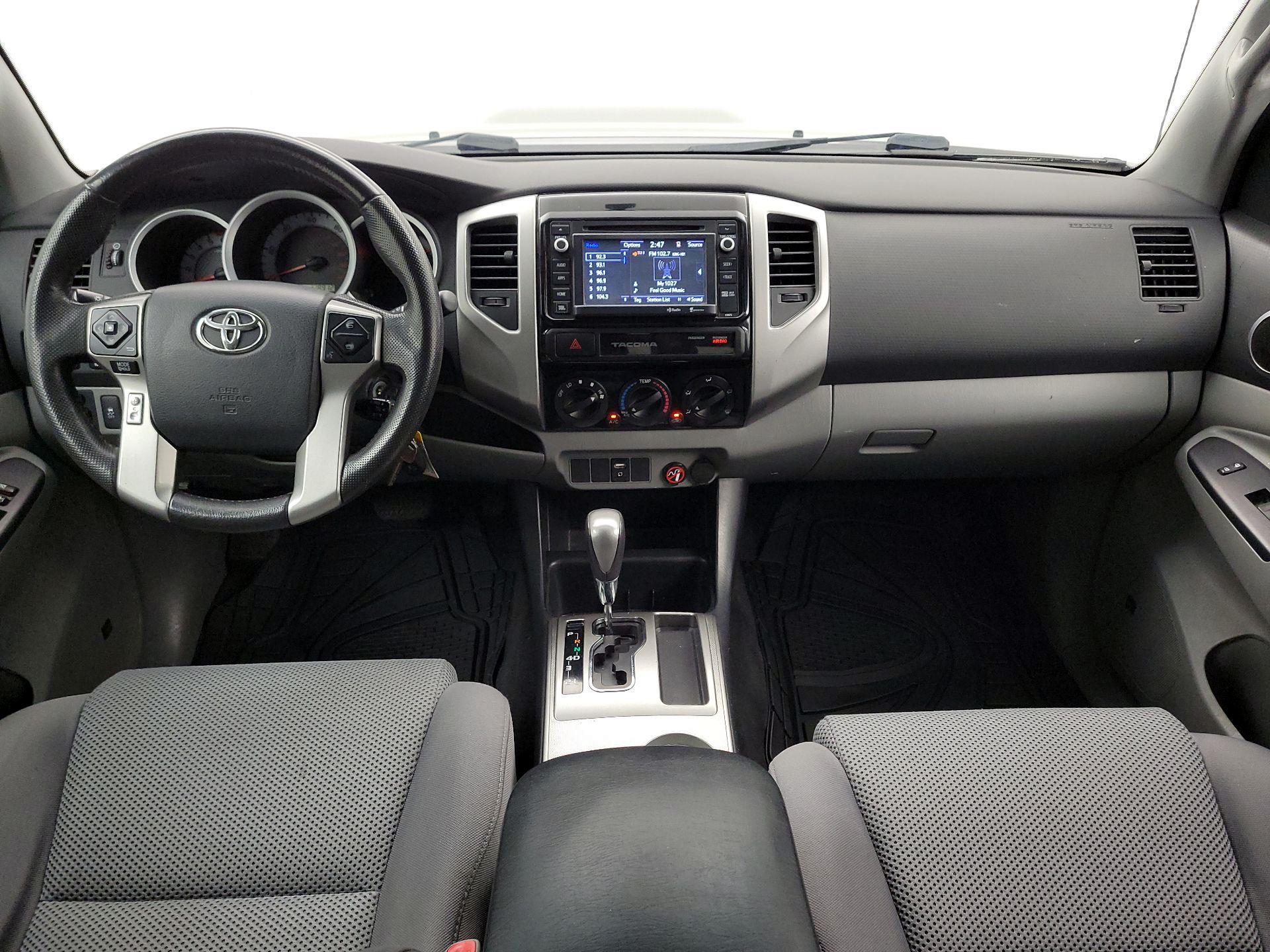 Thumbnail: 2015 Toyota Tacoma - 9