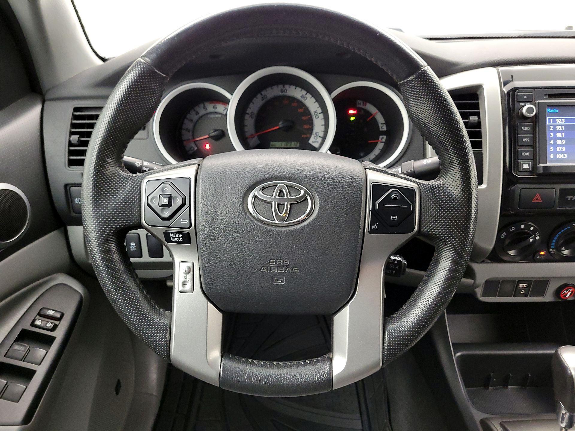 Thumbnail: 2015 Toyota Tacoma - 10