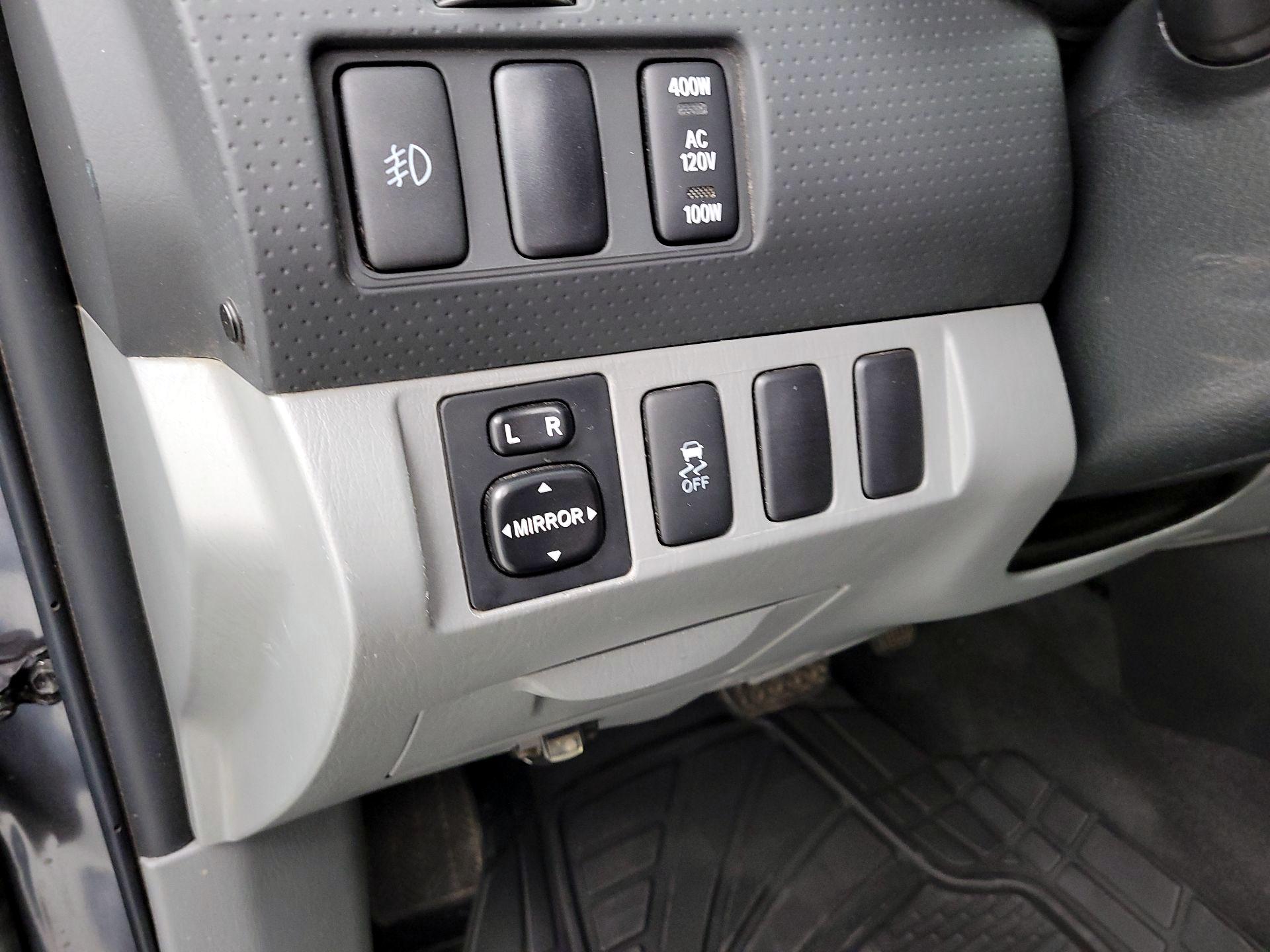 Thumbnail: 2015 Toyota Tacoma - 13