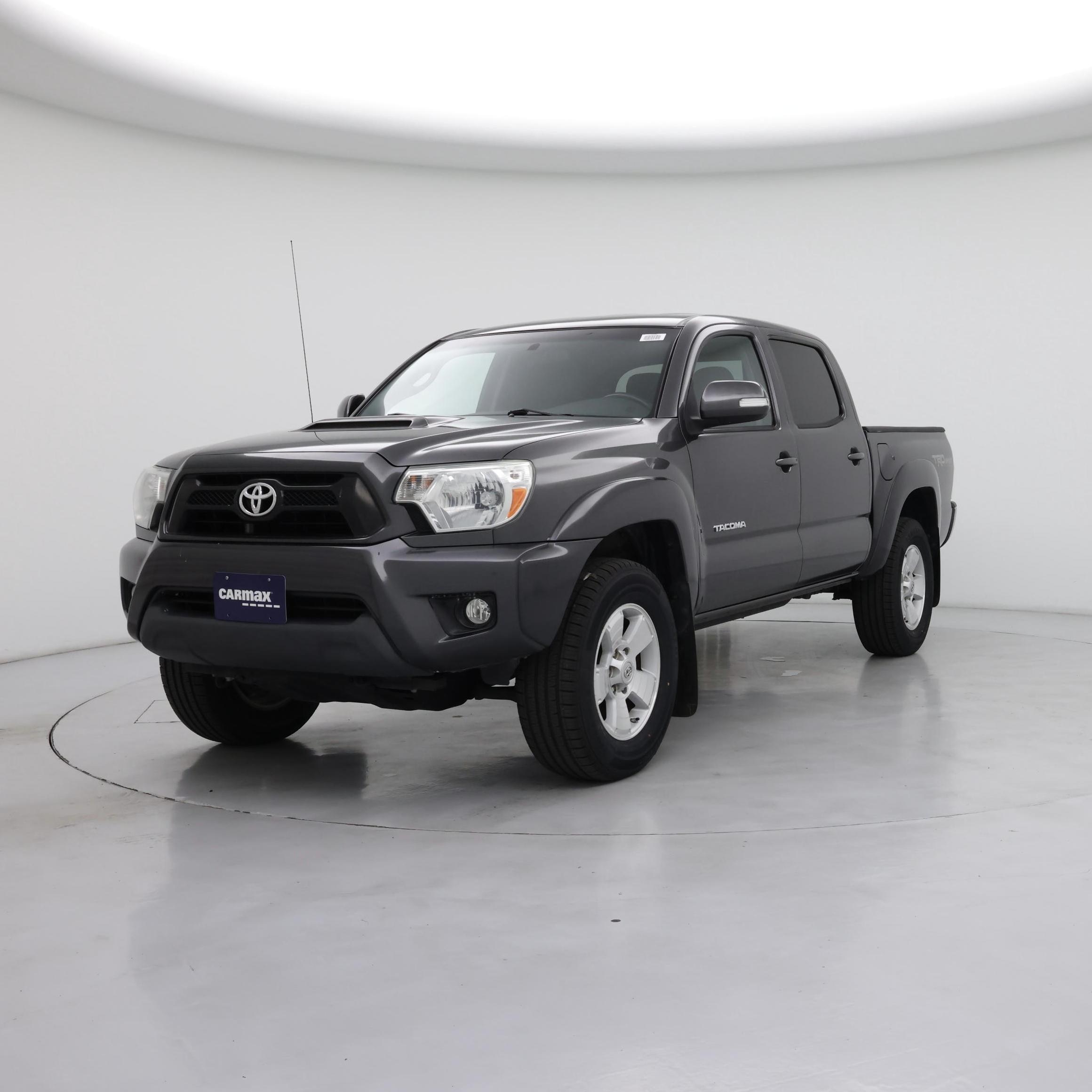 Thumbnail: 2015 Toyota Tacoma - 4