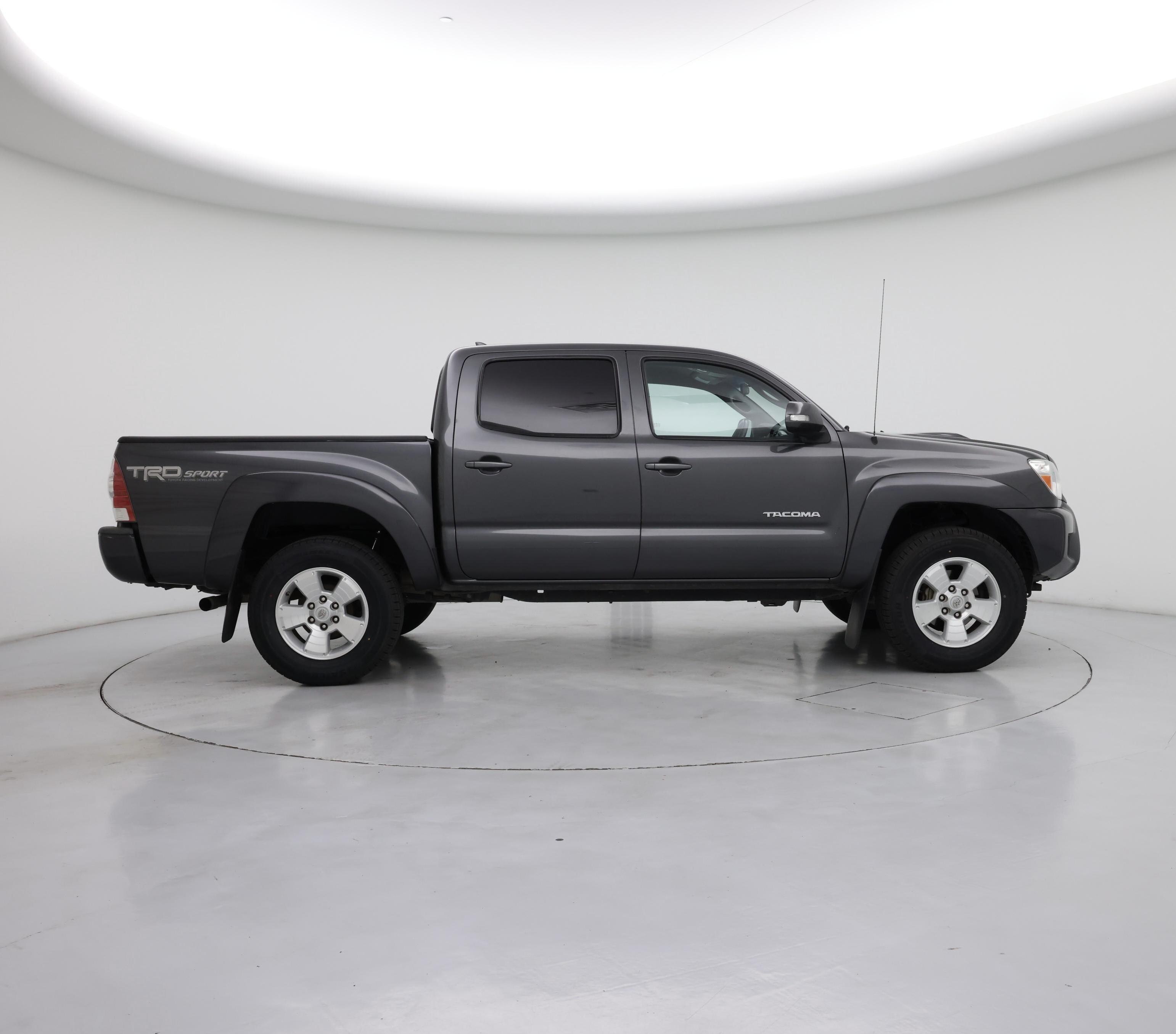 Thumbnail: 2015 Toyota Tacoma - 7