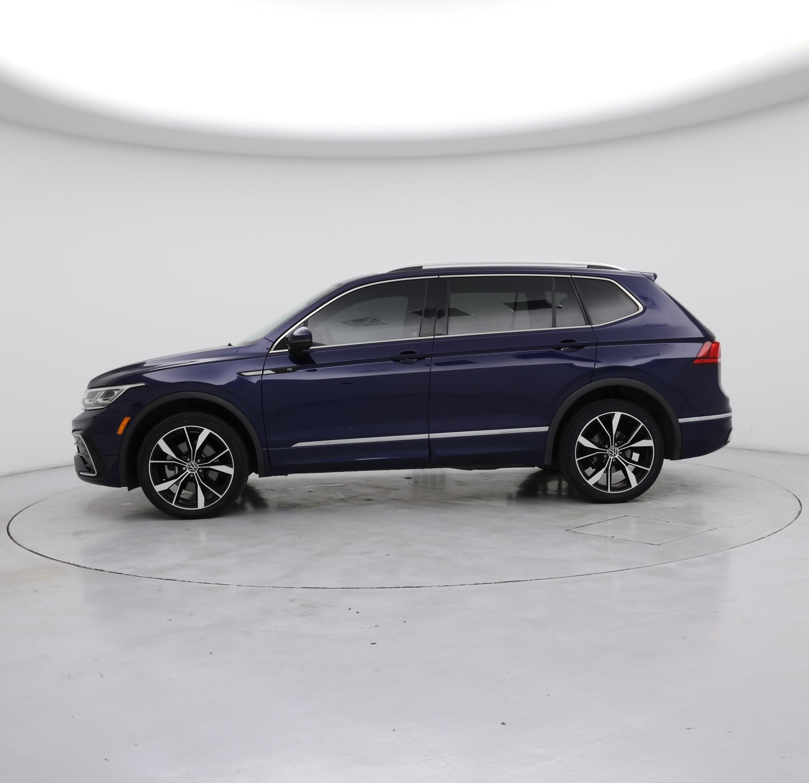 Thumbnail: 2022 Volkswagen Tiguan - 3