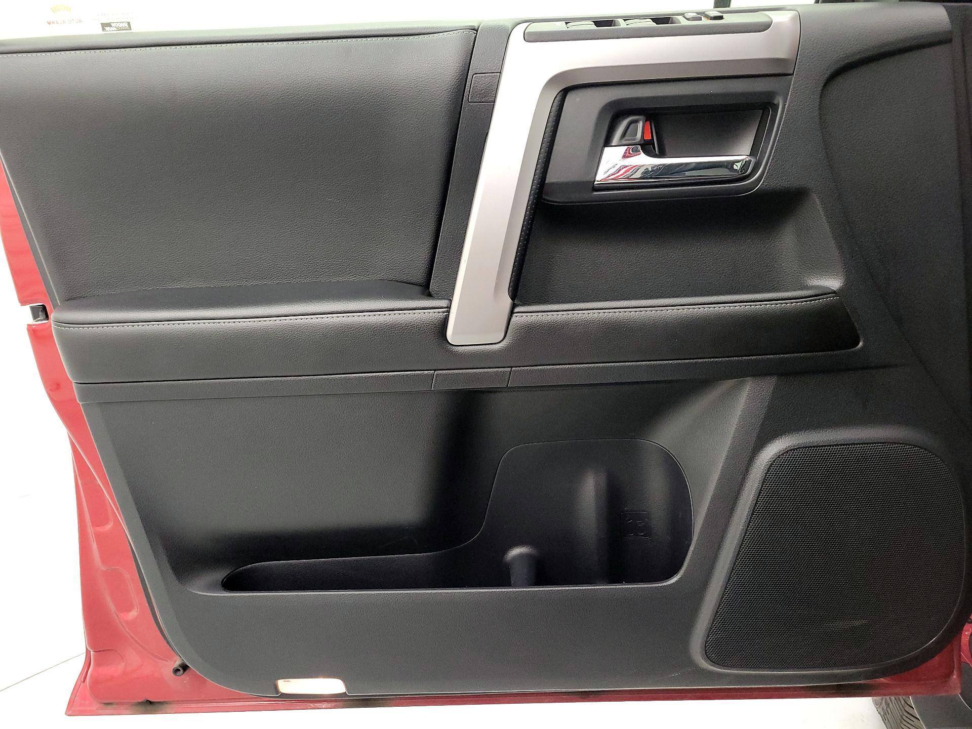 Thumbnail: 2014 Toyota 4Runner - 12