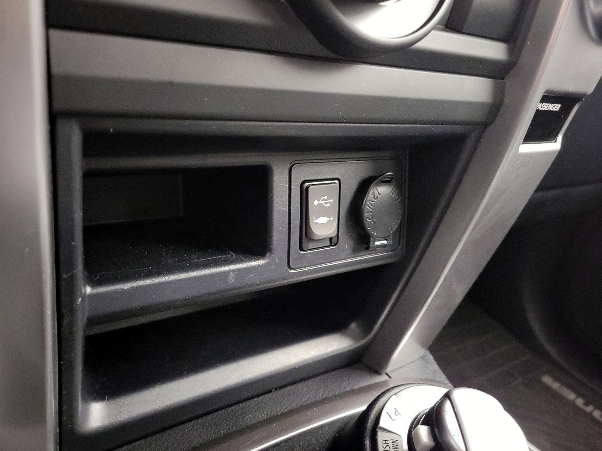 Thumbnail: 2014 Toyota 4Runner - 19