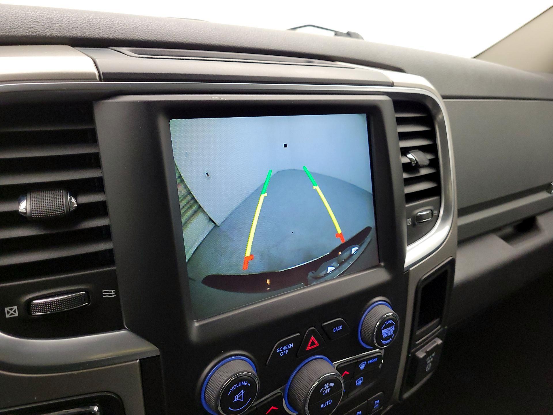 Thumbnail: 2019 RAM 1500 Classic - 14