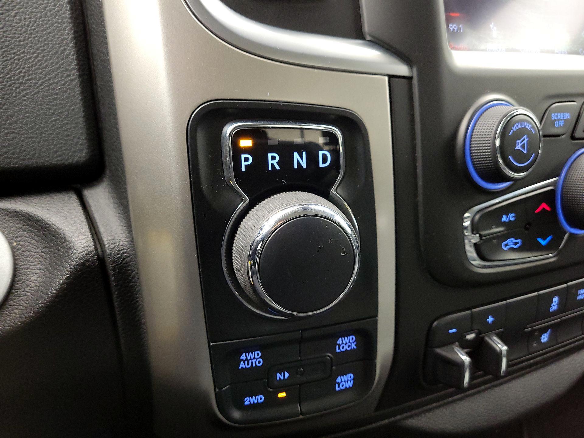 Thumbnail: 2019 RAM 1500 Classic - 17