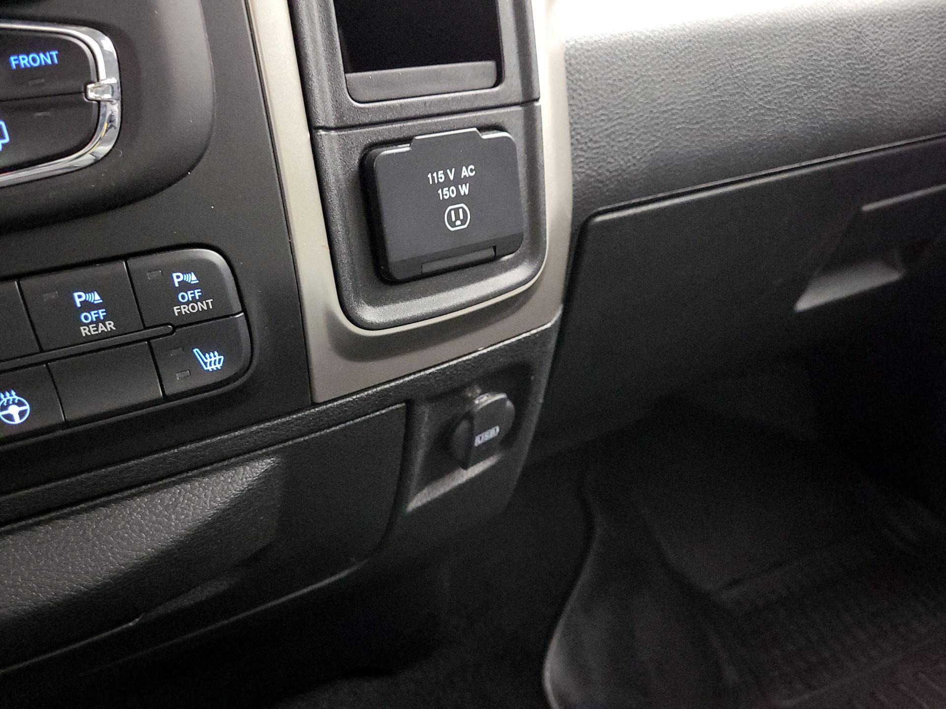 Thumbnail: 2019 RAM 1500 Classic - 18