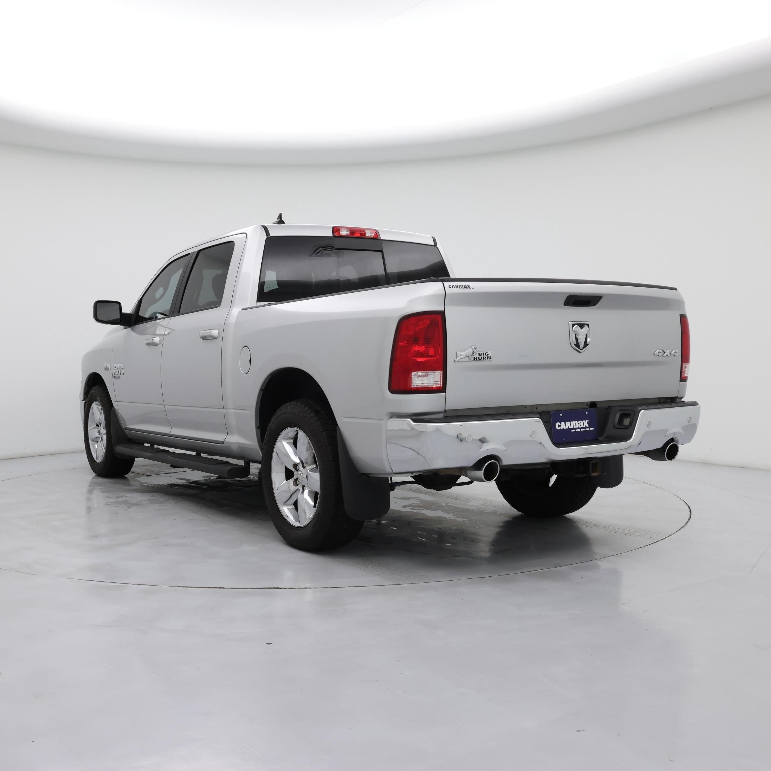 Thumbnail: 2019 RAM 1500 Classic - 2