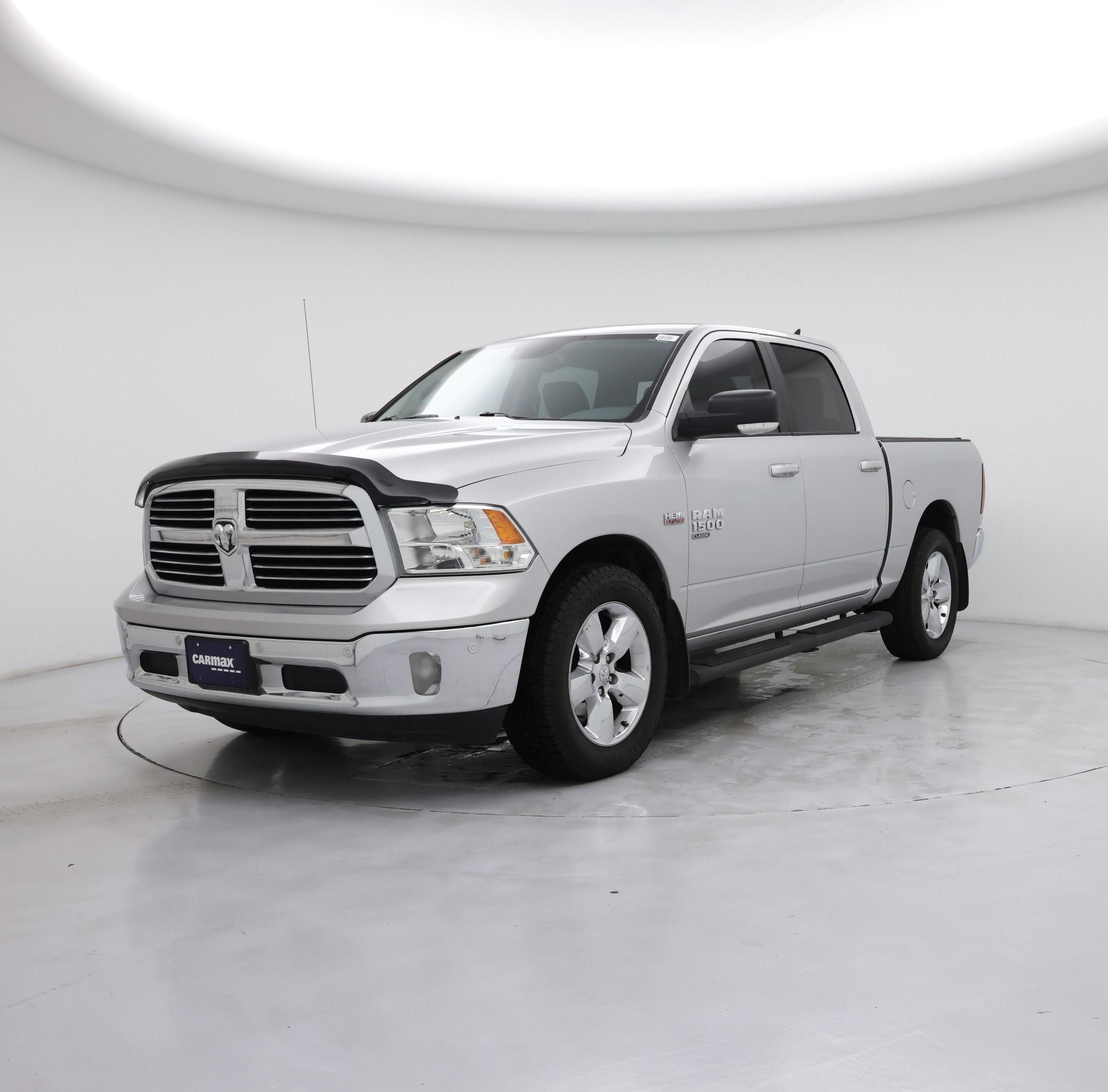 Thumbnail: 2019 RAM 1500 Classic - 4