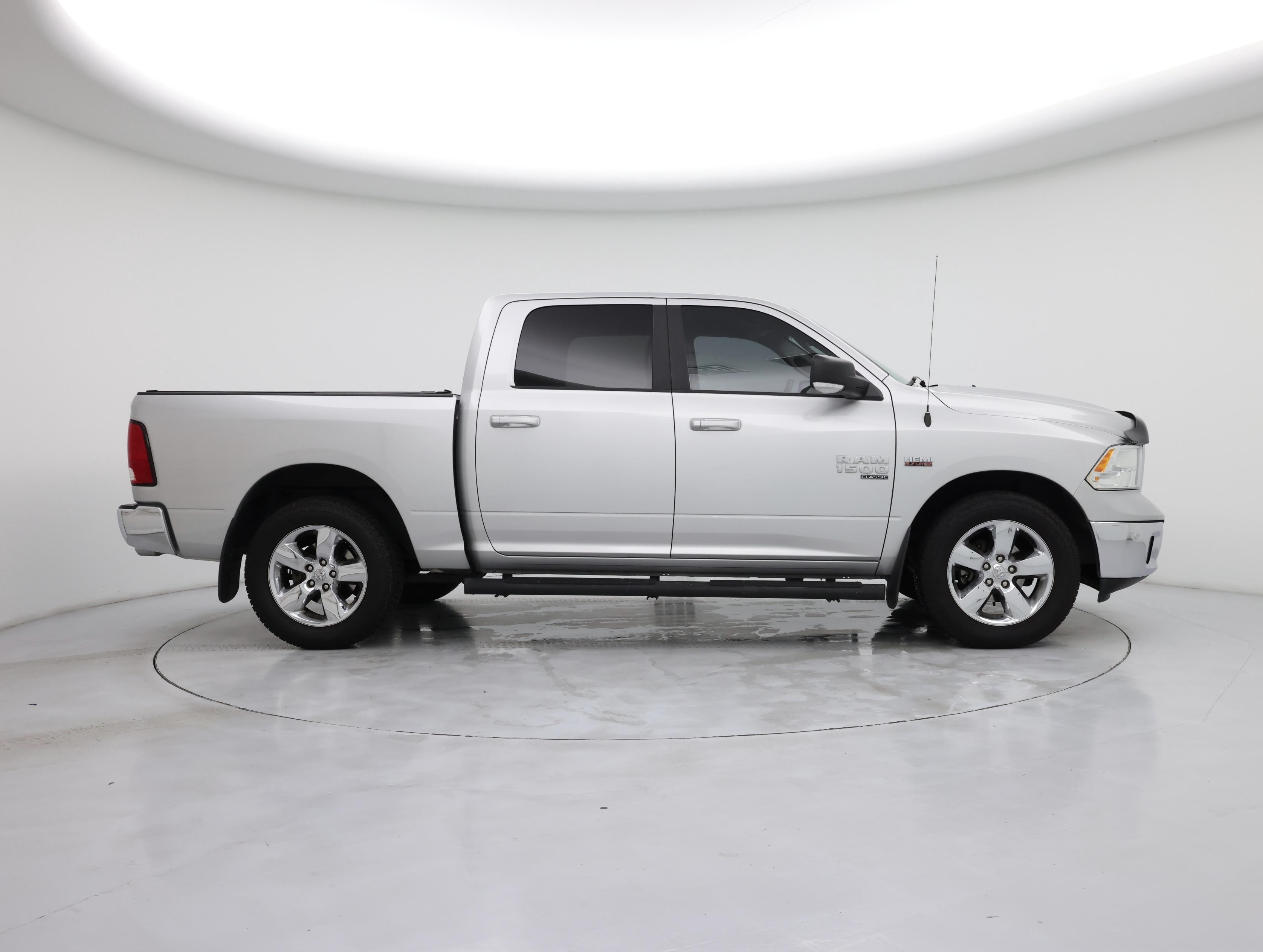 Thumbnail: 2019 RAM 1500 Classic - 7