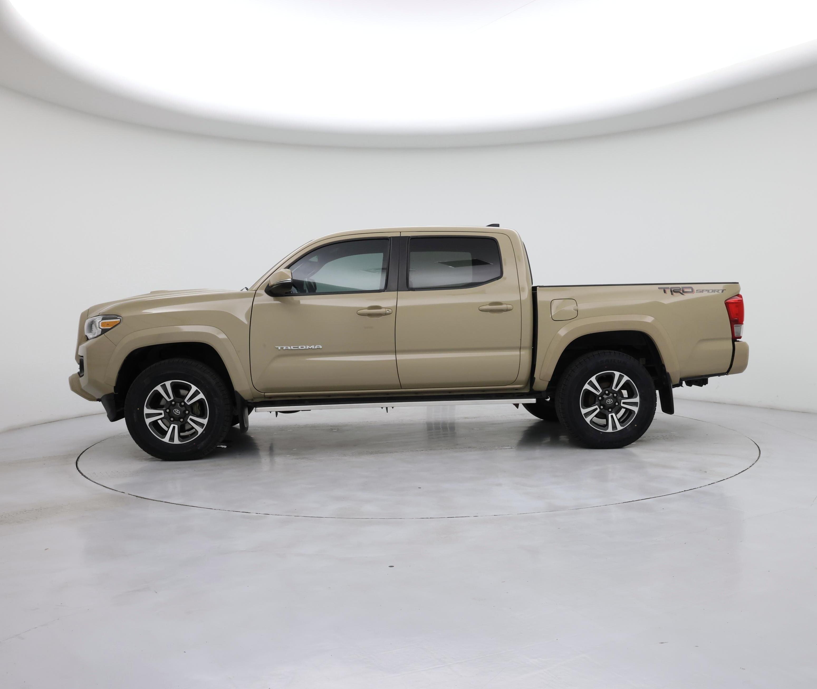 Thumbnail: 2017 Toyota Tacoma - 3