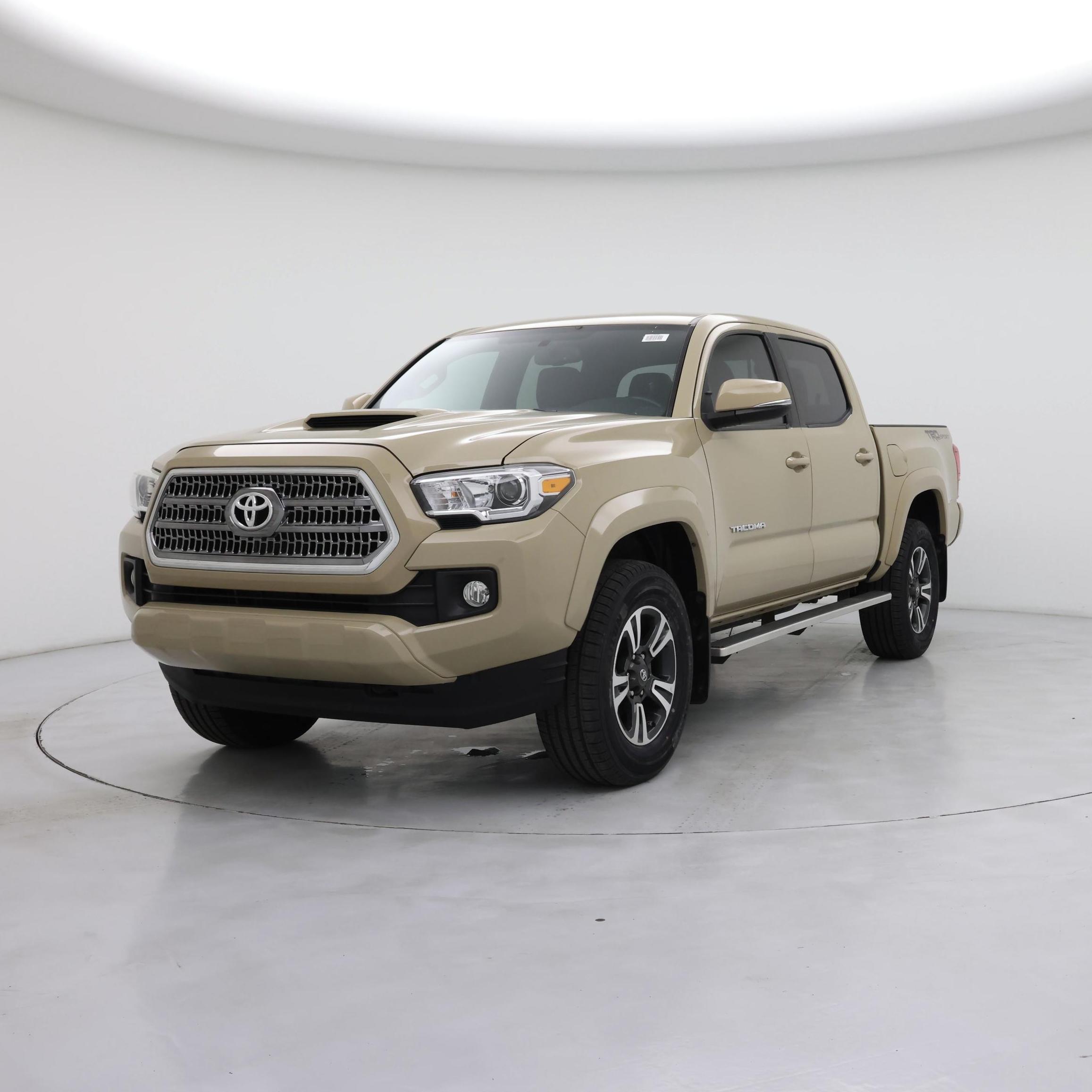Thumbnail: 2017 Toyota Tacoma - 4
