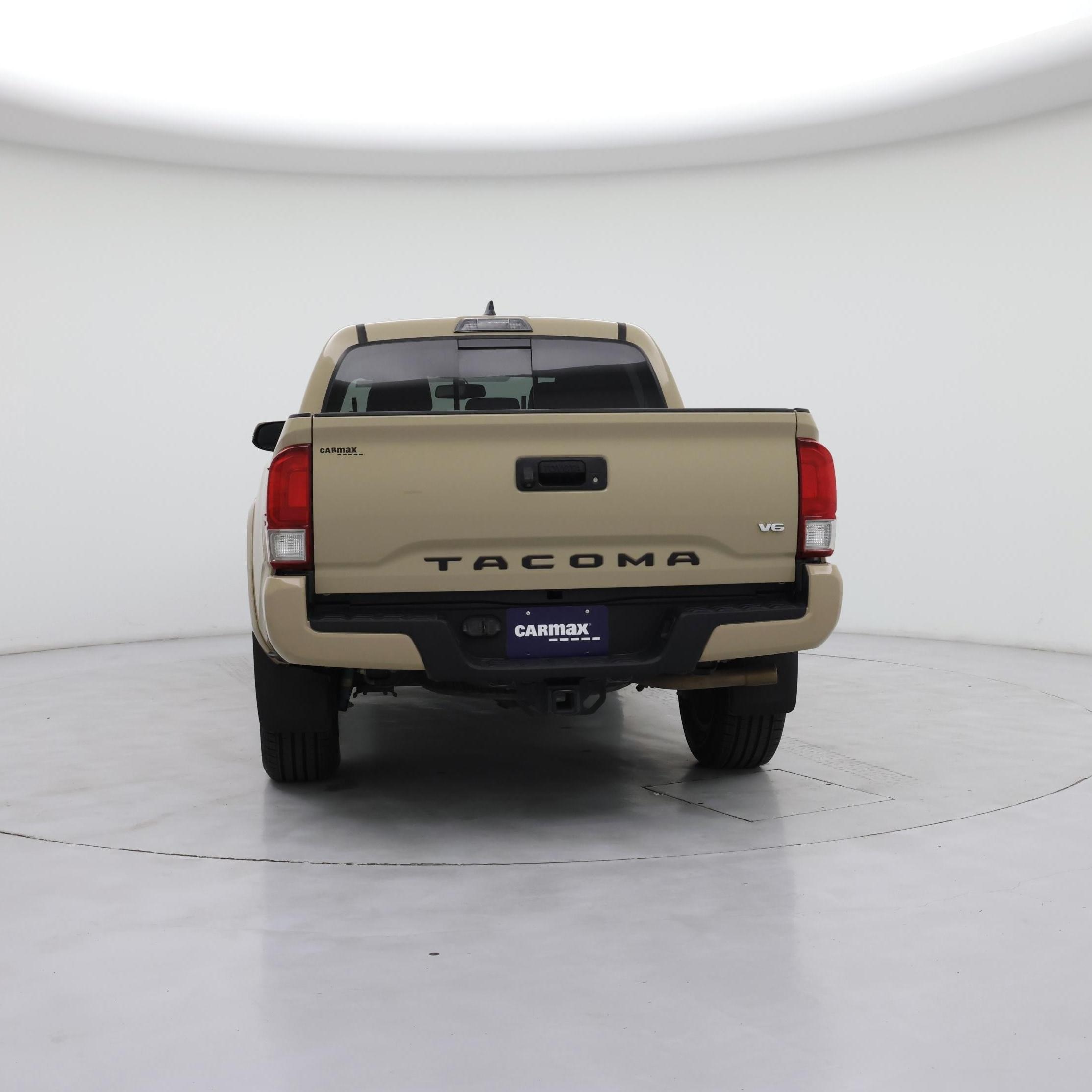 Thumbnail: 2017 Toyota Tacoma - 6