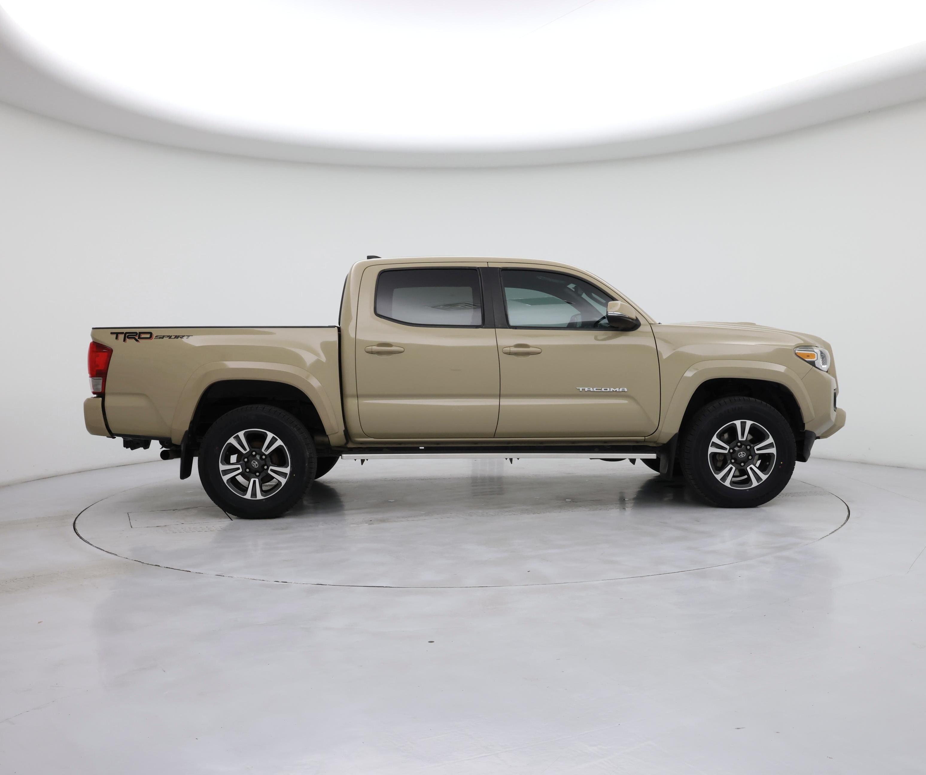 Thumbnail: 2017 Toyota Tacoma - 7