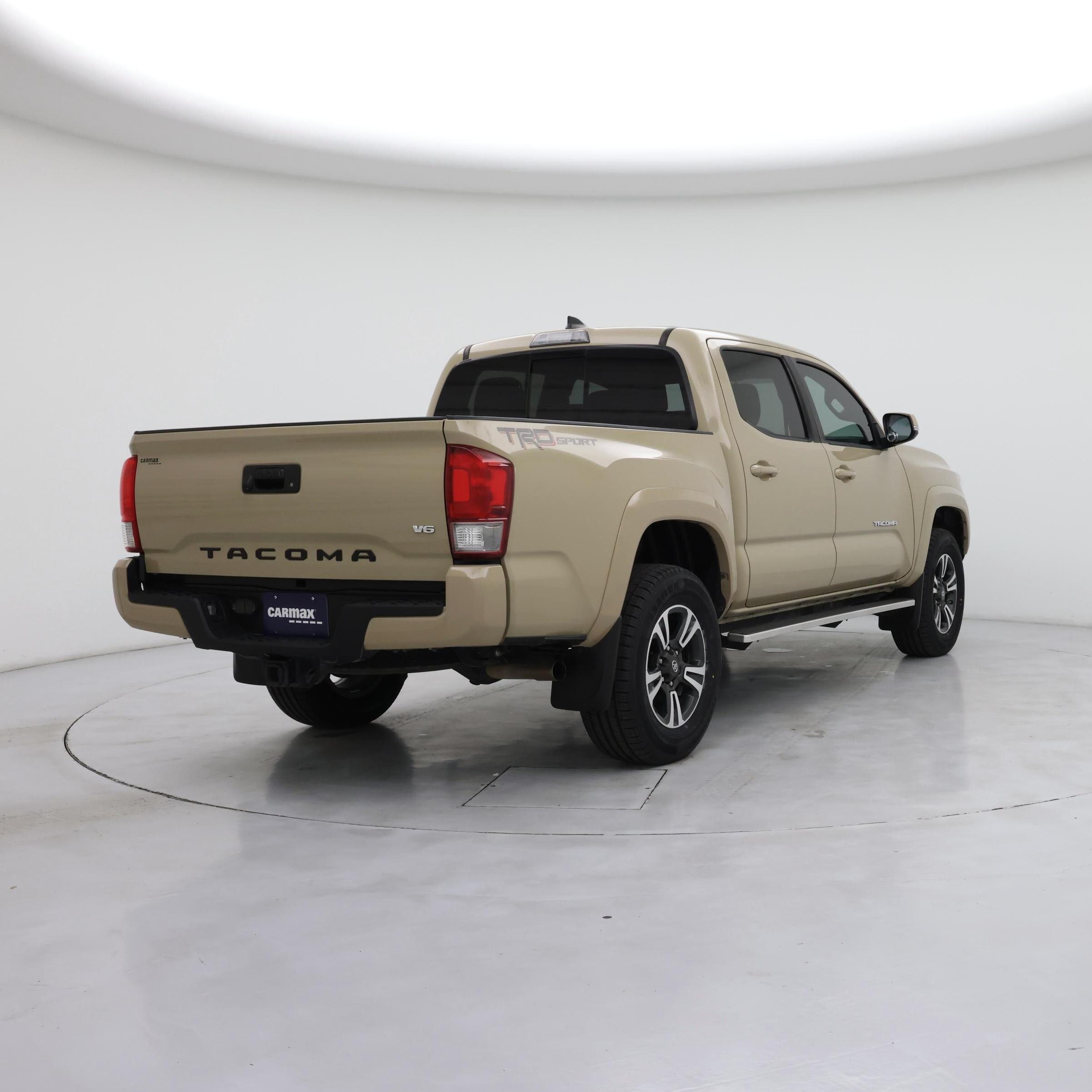 Thumbnail: 2017 Toyota Tacoma - 8