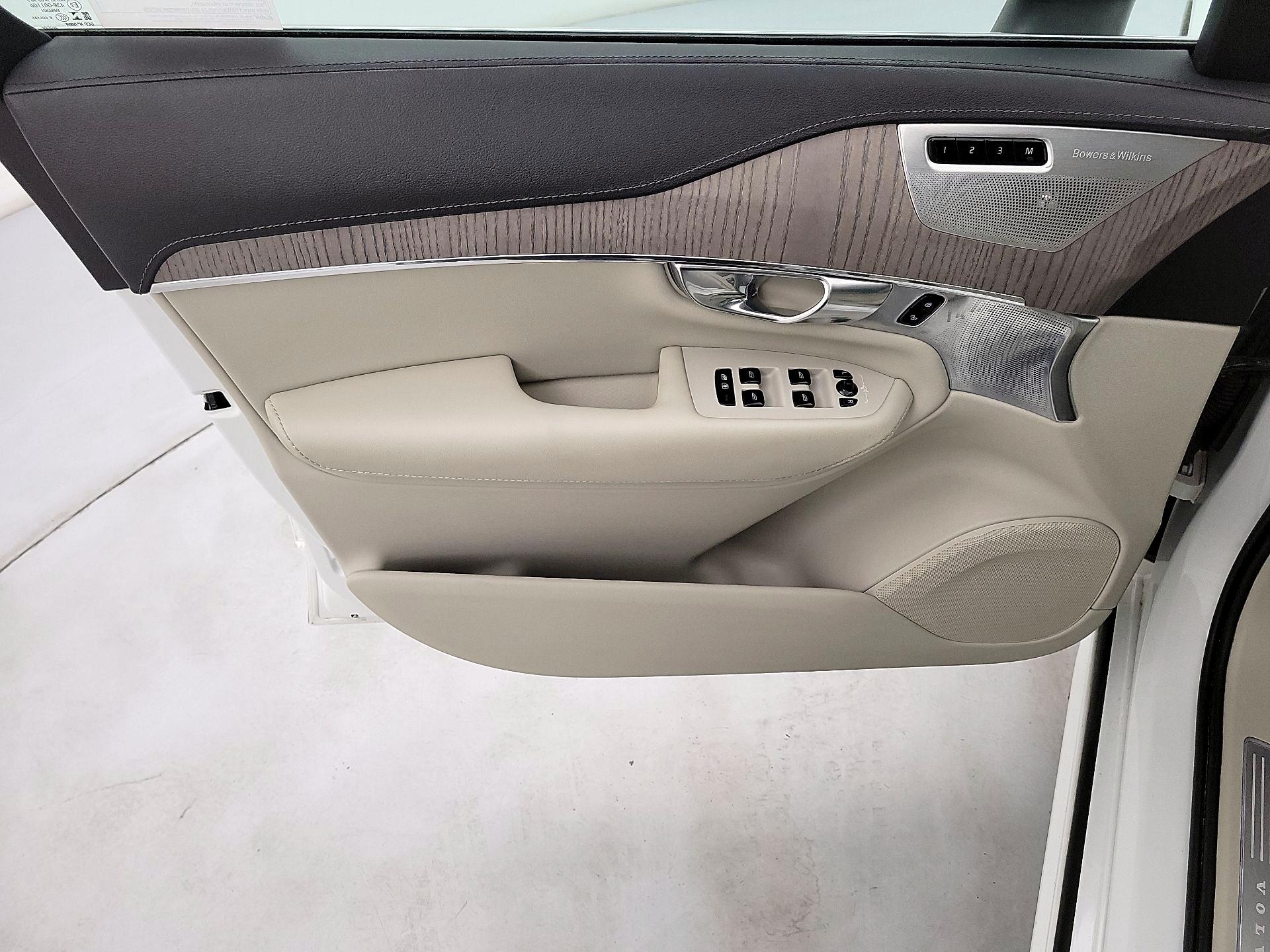Thumbnail: 2021 Volvo XC90 - 12