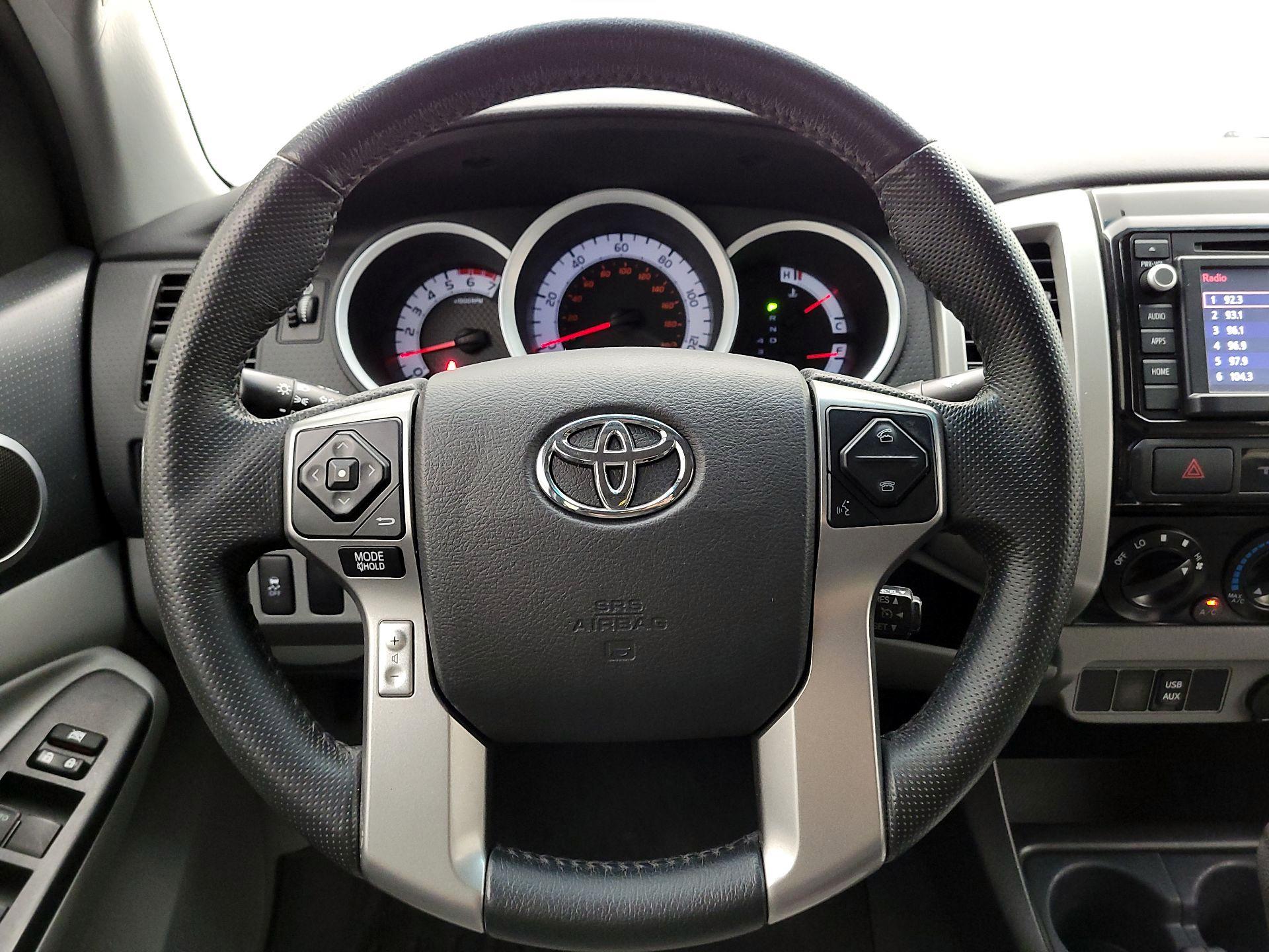 Thumbnail: 2015 Toyota Tacoma - 10