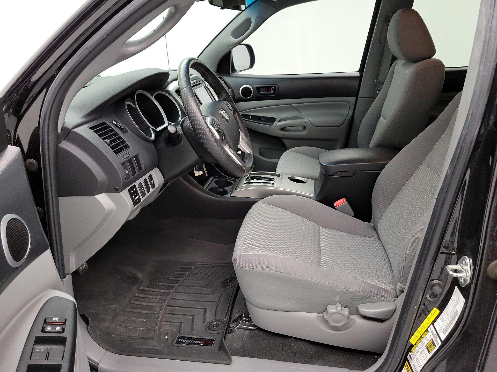 Thumbnail: 2015 Toyota Tacoma - 11