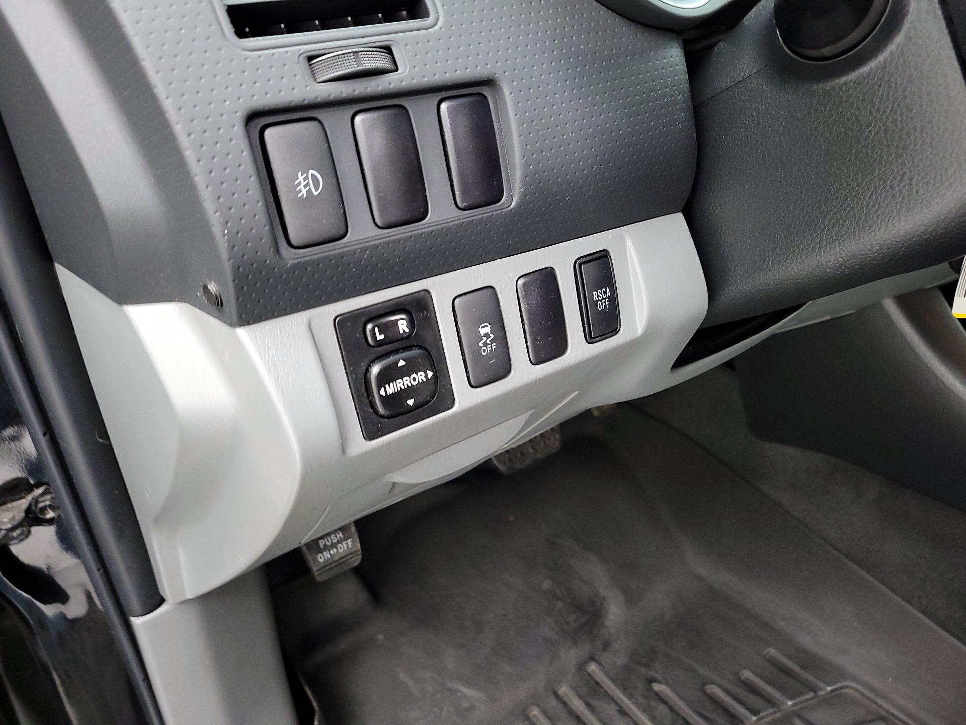 Thumbnail: 2015 Toyota Tacoma - 13
