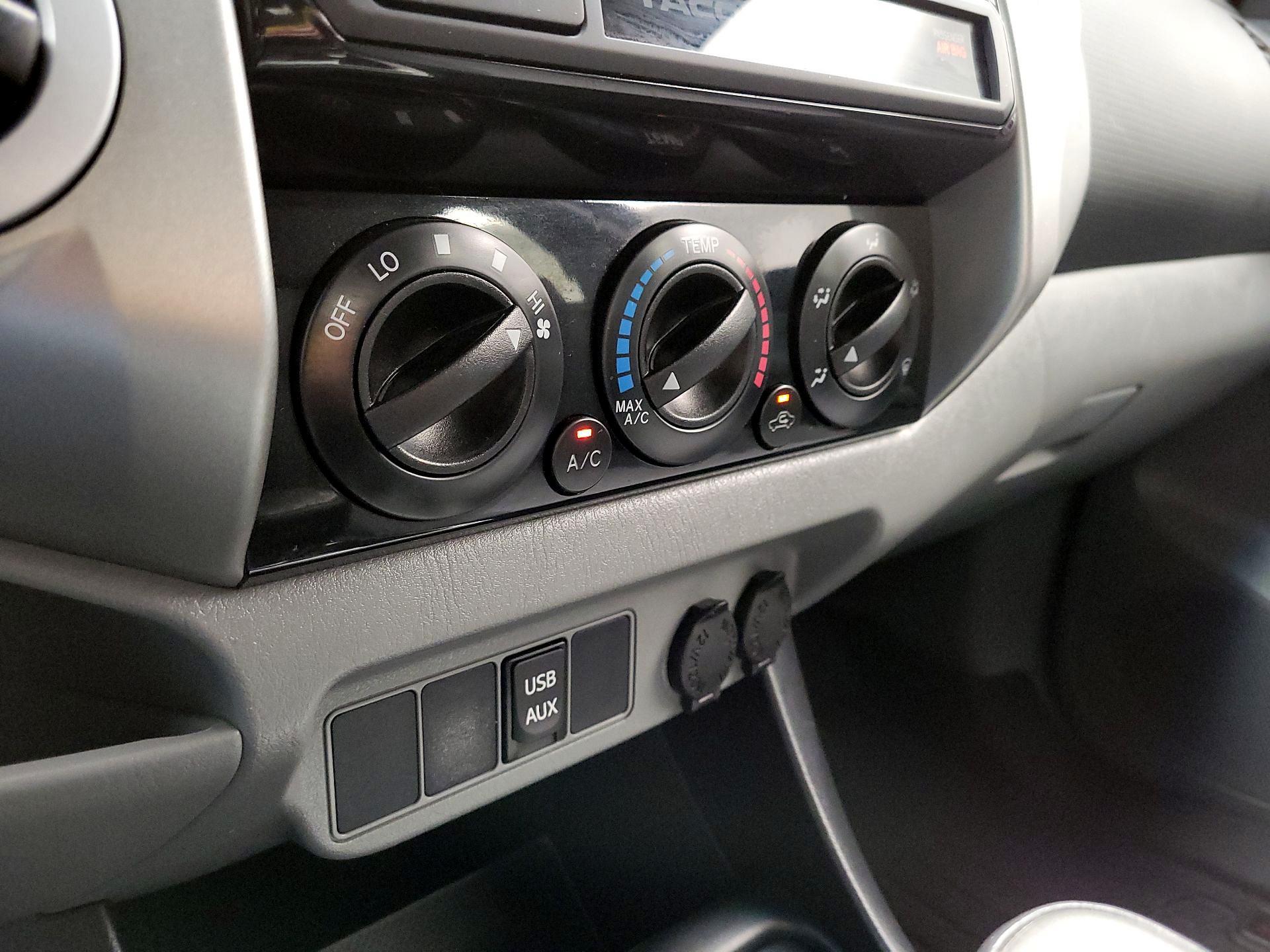 Thumbnail: 2015 Toyota Tacoma - 16
