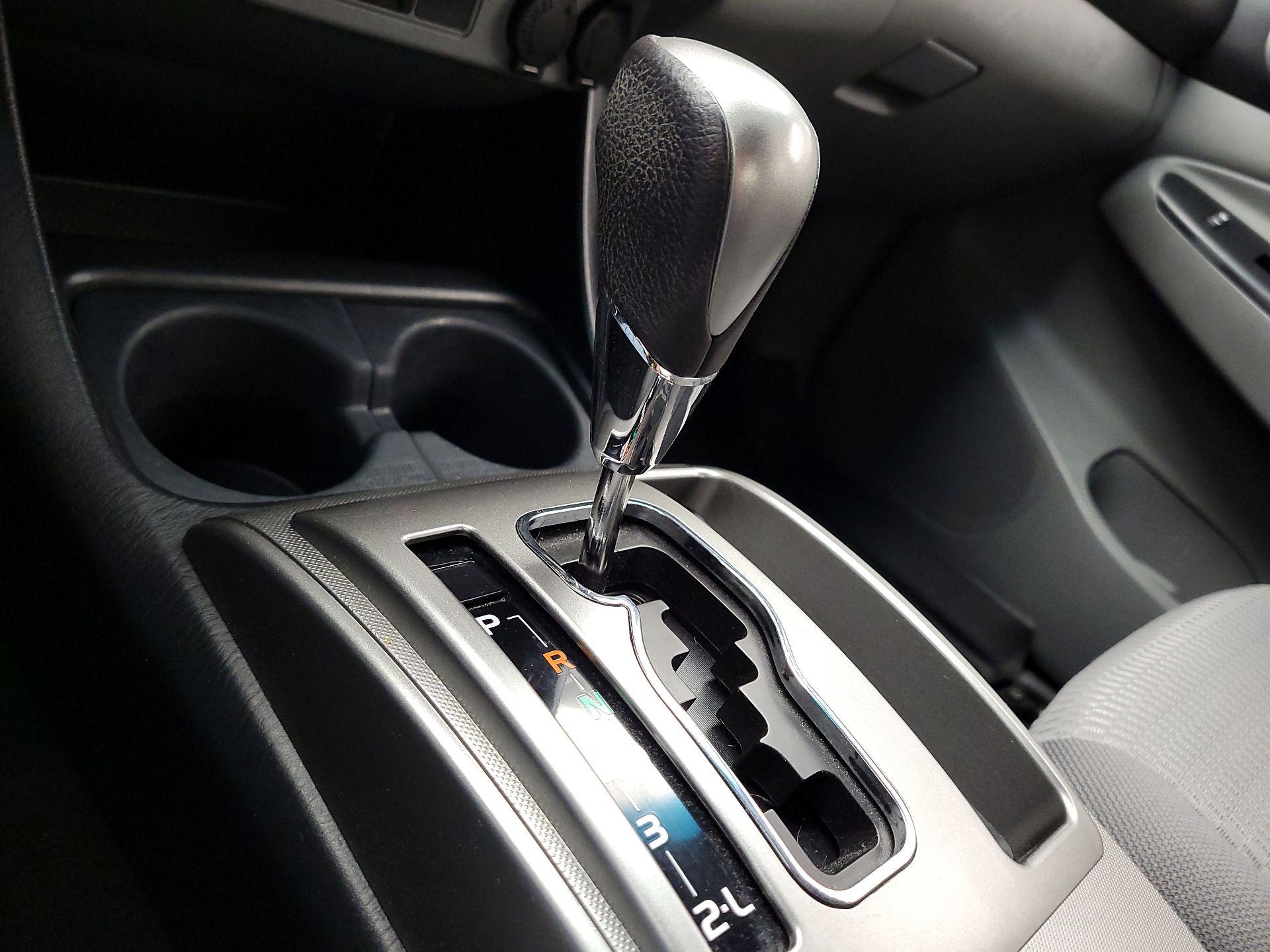 Thumbnail: 2015 Toyota Tacoma - 17