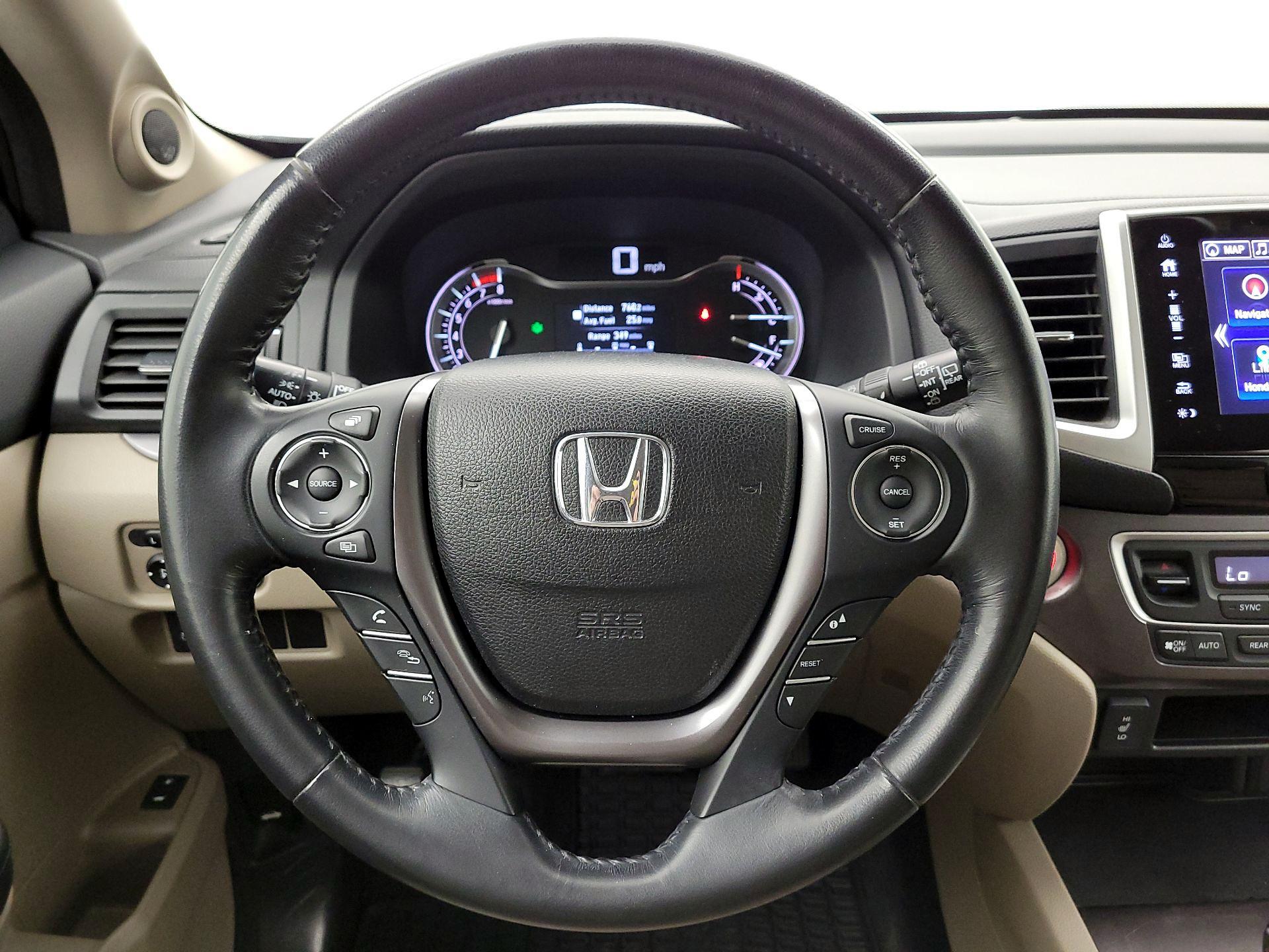 Thumbnail: 2017 Honda Pilot - 10