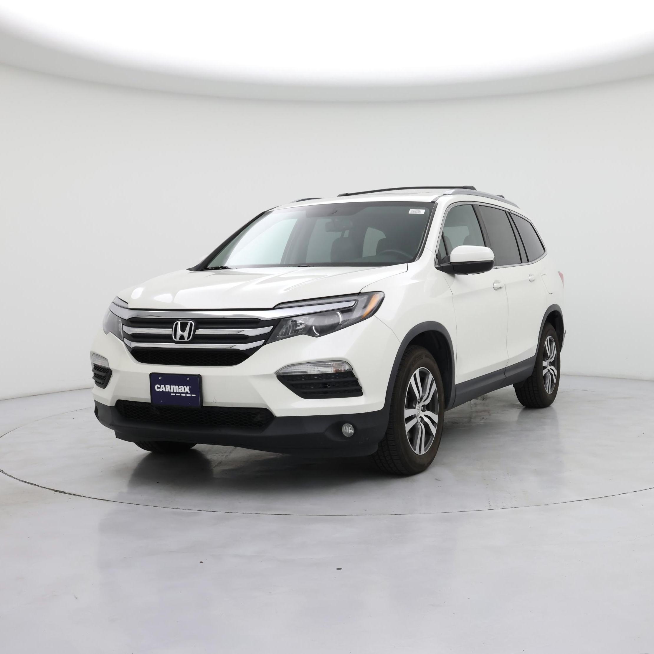 Thumbnail: 2017 Honda Pilot - 4