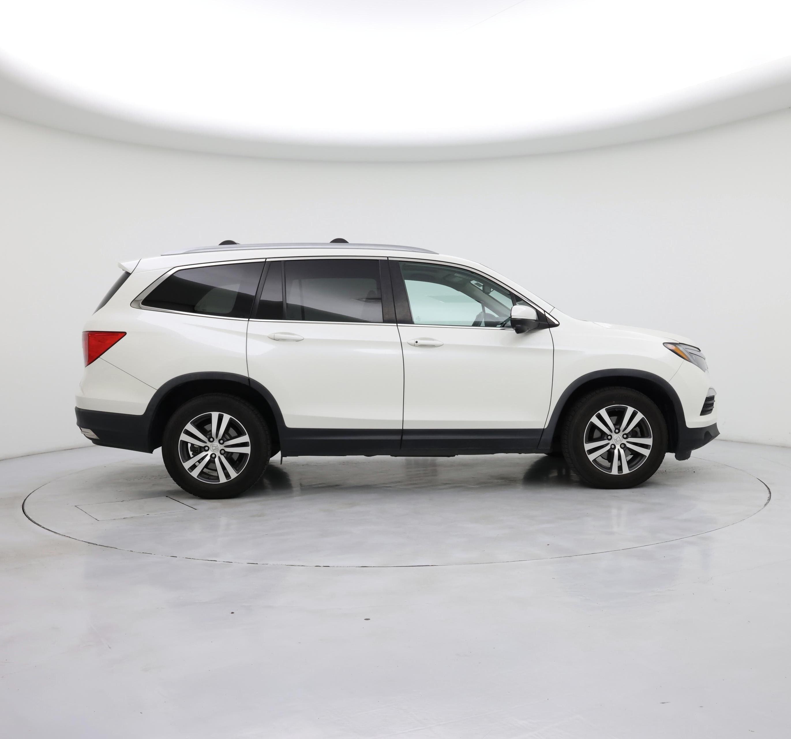 Thumbnail: 2017 Honda Pilot - 7