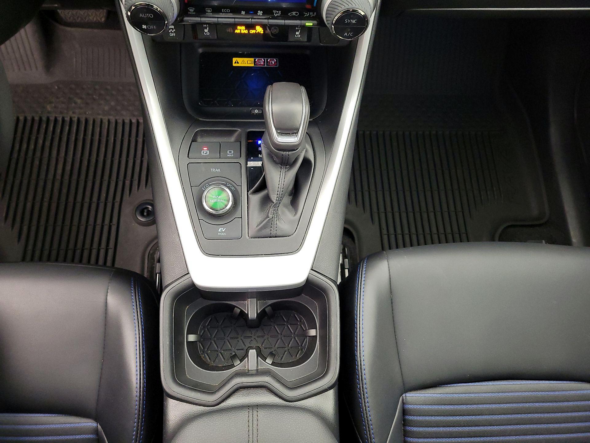 Thumbnail: 2024 Toyota RAV4 - 17