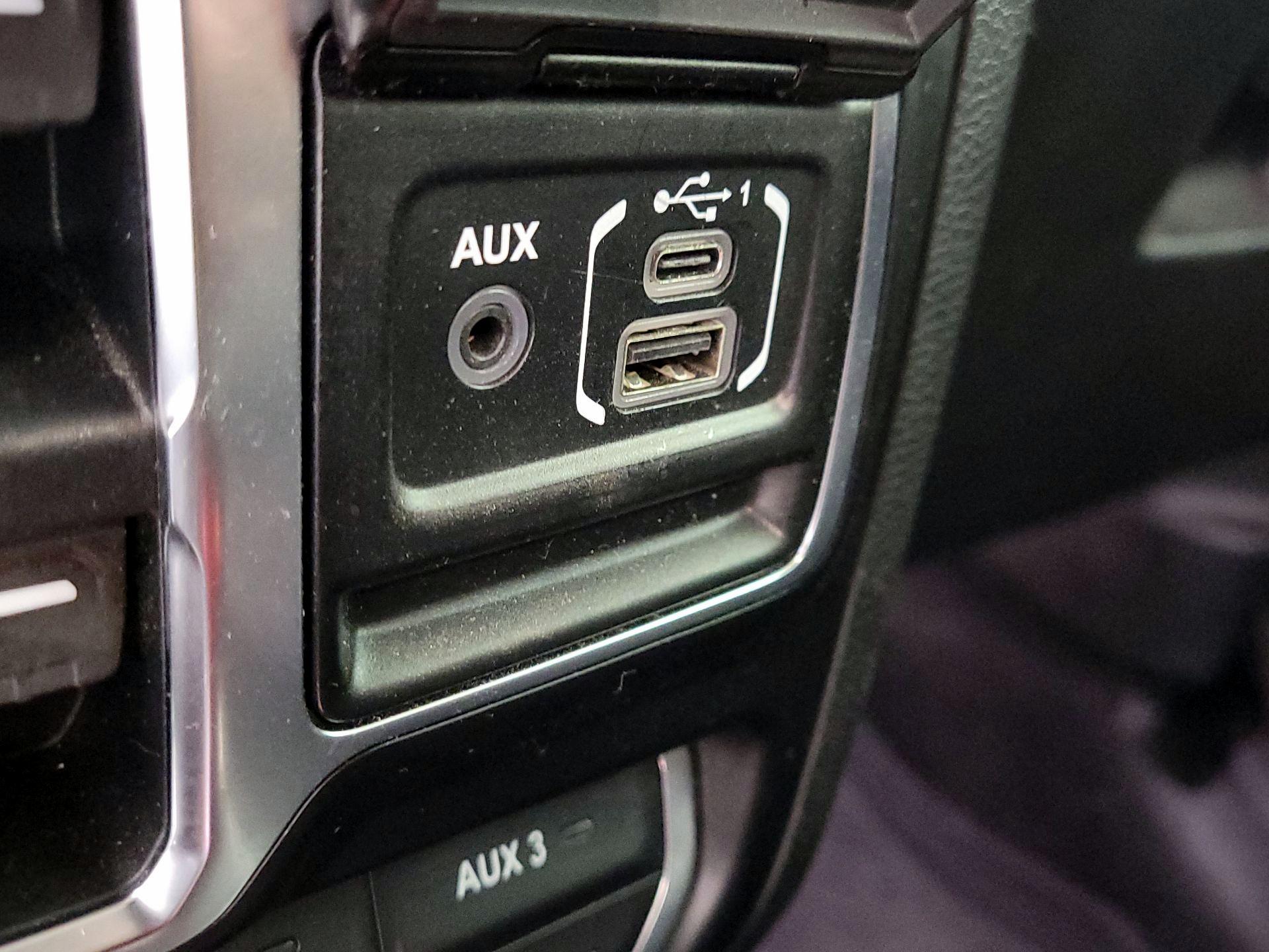 Thumbnail: 2020 Jeep Gladiator - 19