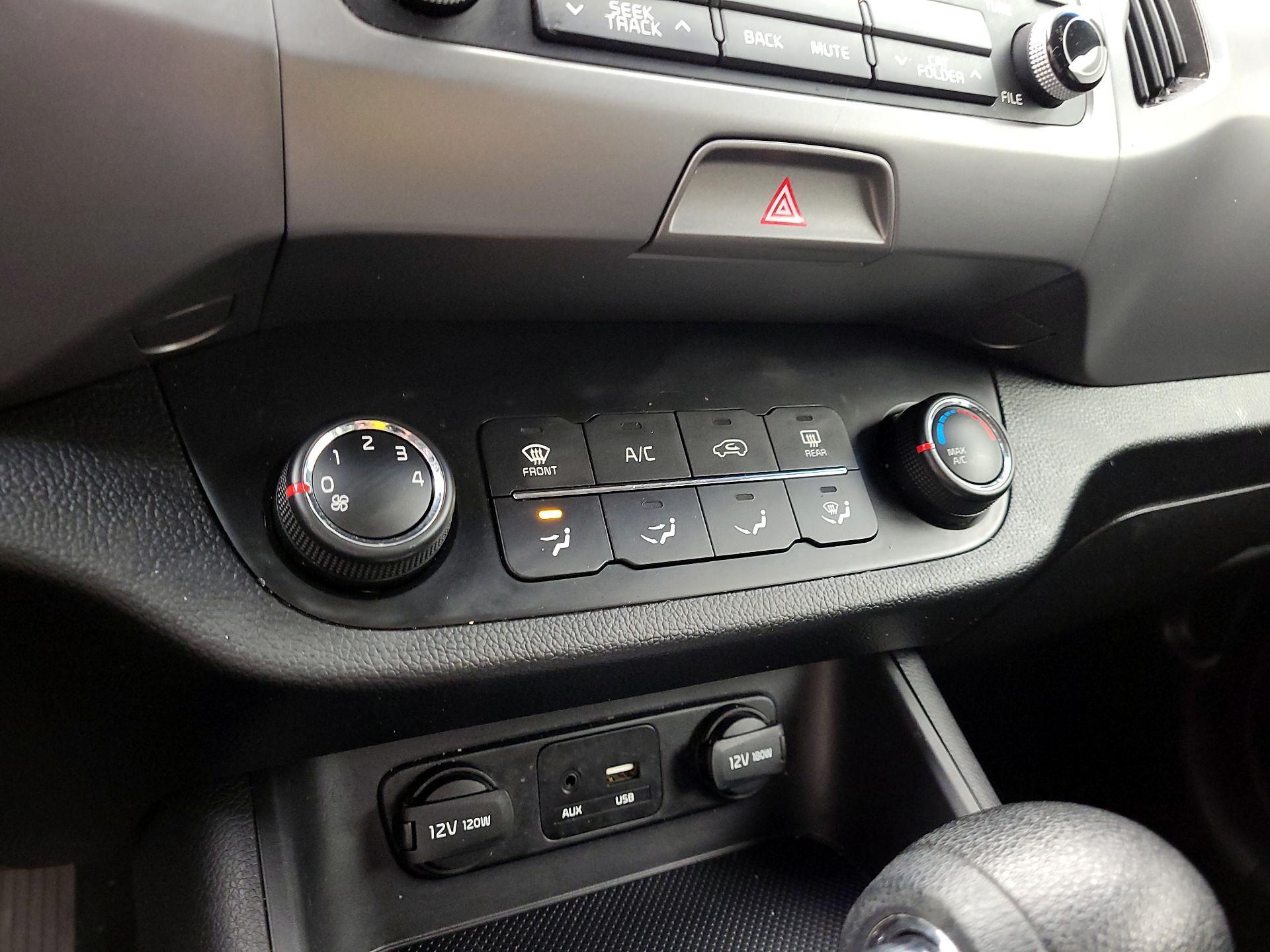 Thumbnail: 2015 Kia Sportage - 15