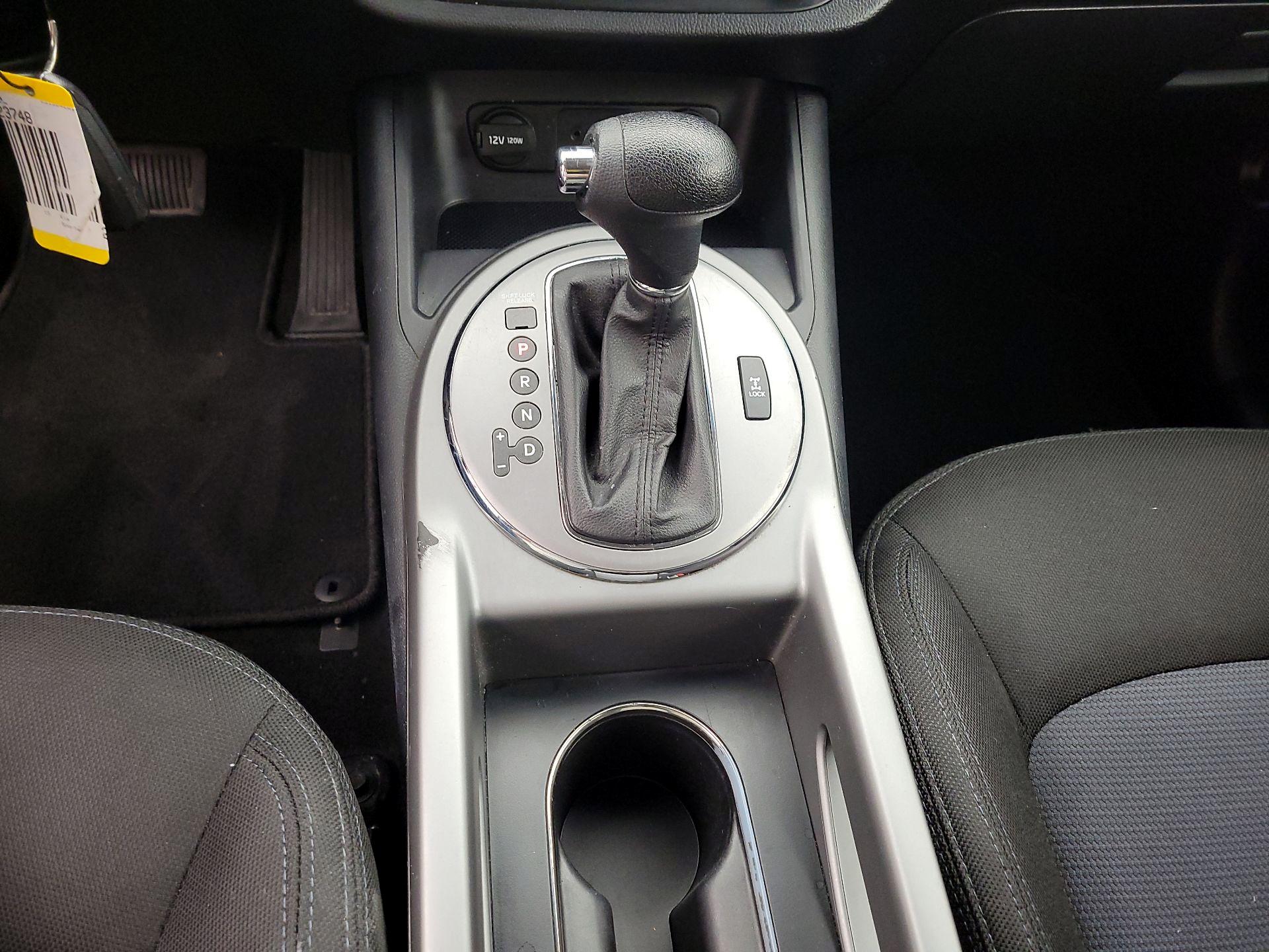 Thumbnail: 2015 Kia Sportage - 16