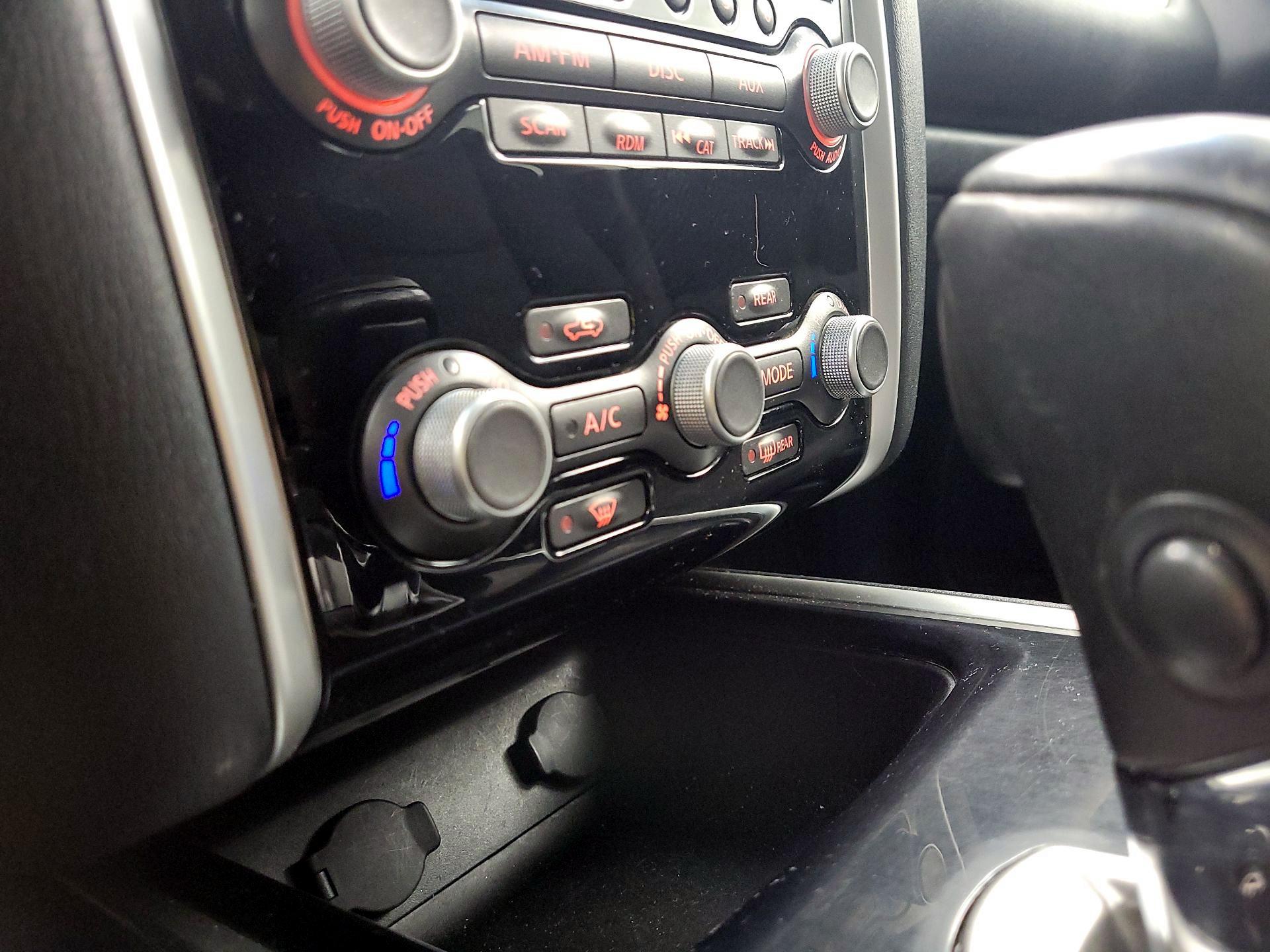 Thumbnail: 2014 Nissan Pathfinder - 16
