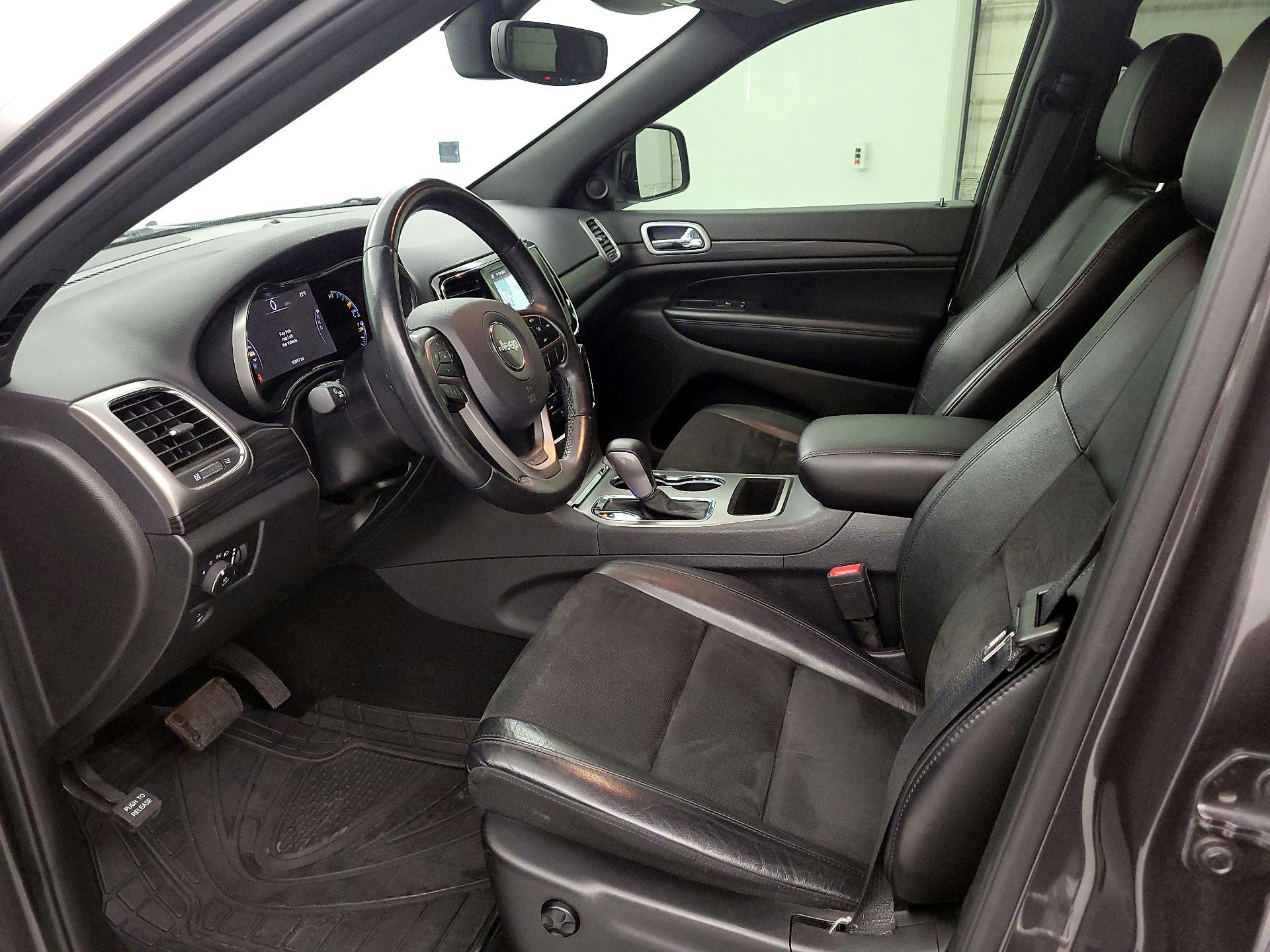 Thumbnail: 2019 Jeep Grand Cherokee - 11