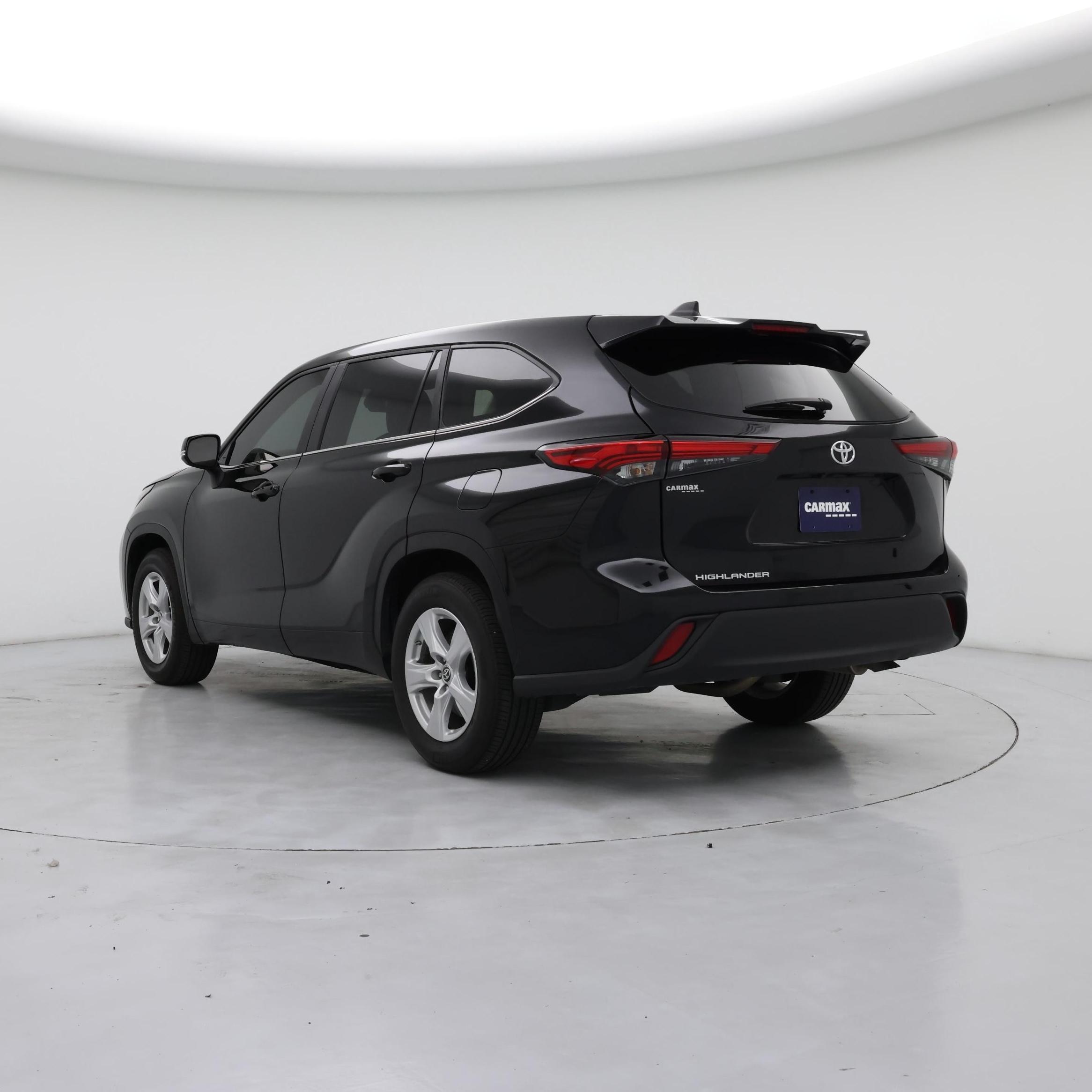 Thumbnail: 2023 Toyota Highlander - 2