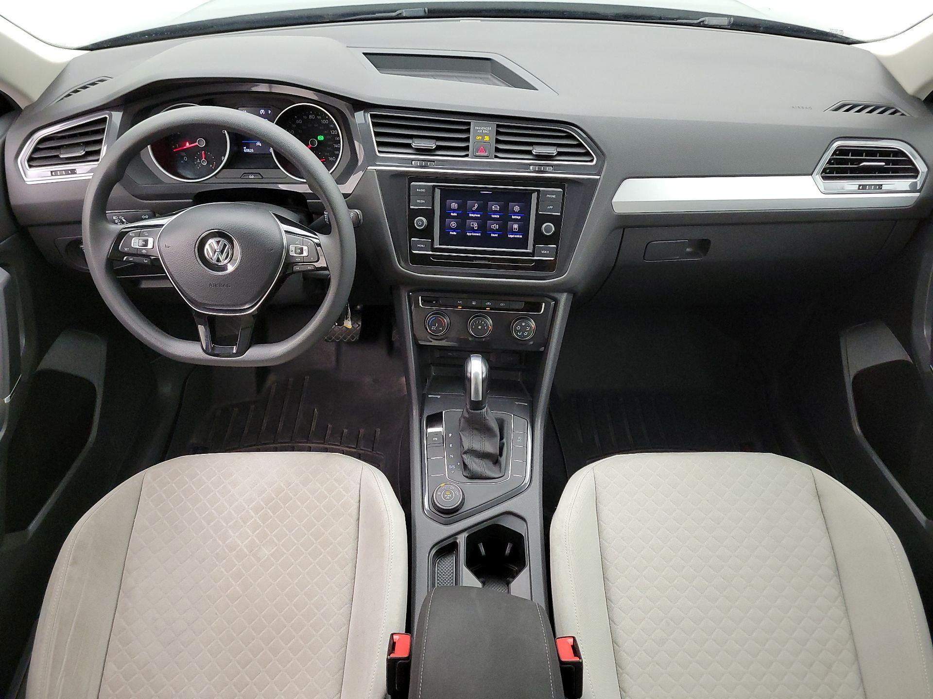 Thumbnail: 2020 Volkswagen Tiguan - 9