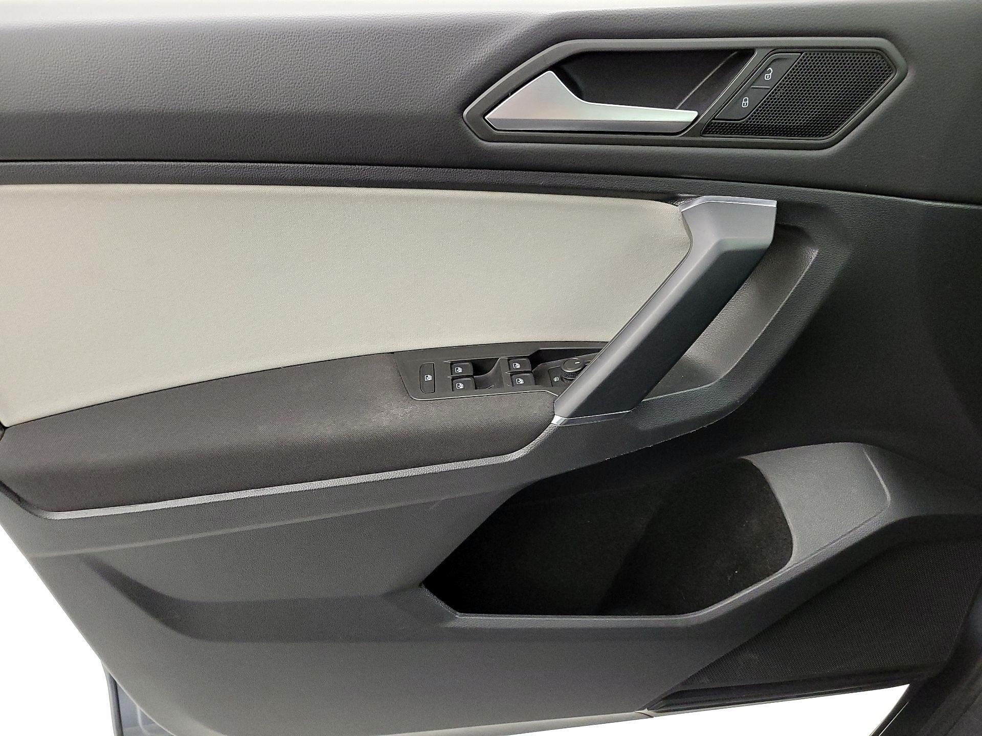 Thumbnail: 2020 Volkswagen Tiguan - 12