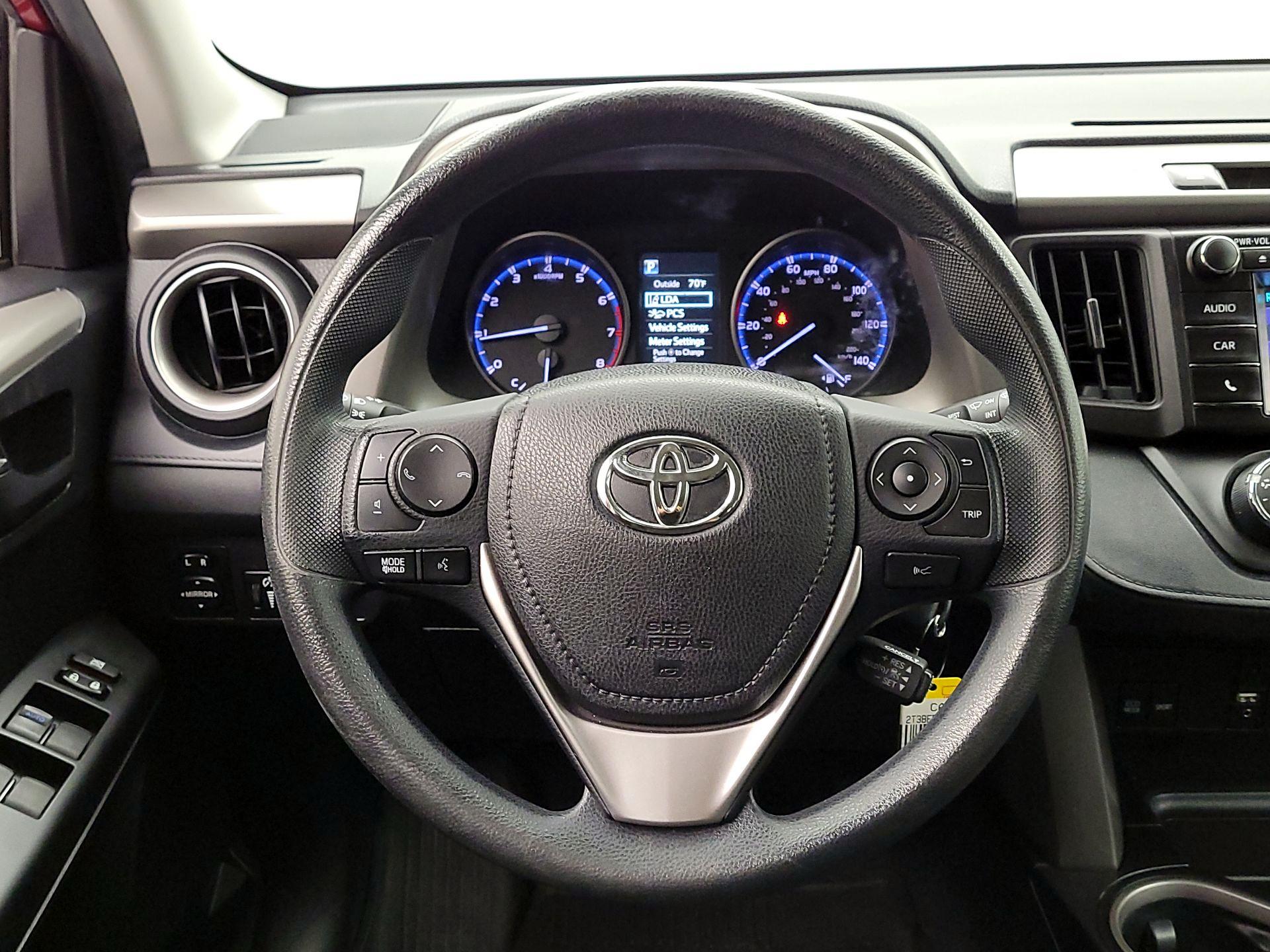 Thumbnail: 2018 Toyota RAV4 - 10