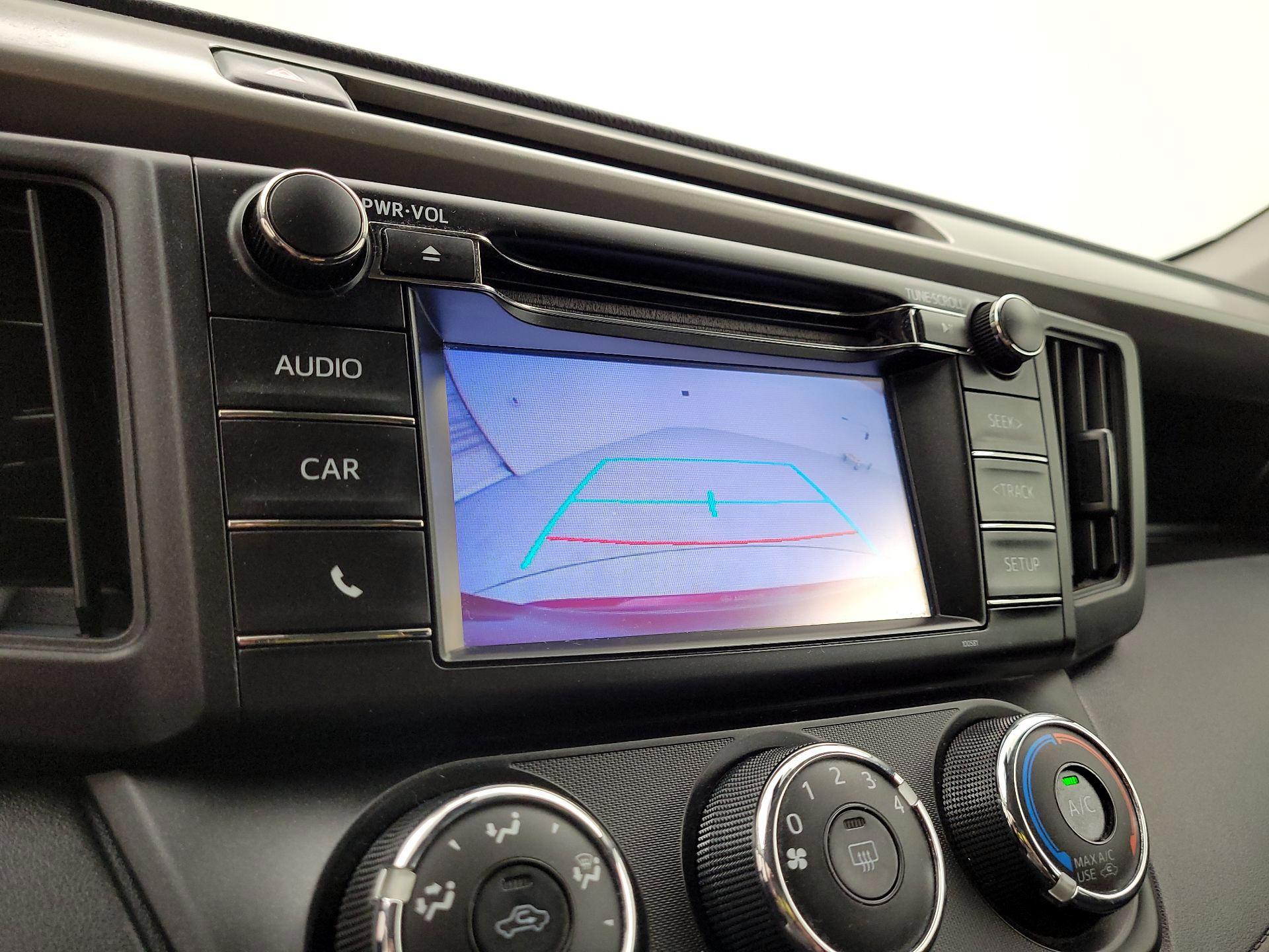 Thumbnail: 2018 Toyota RAV4 - 14