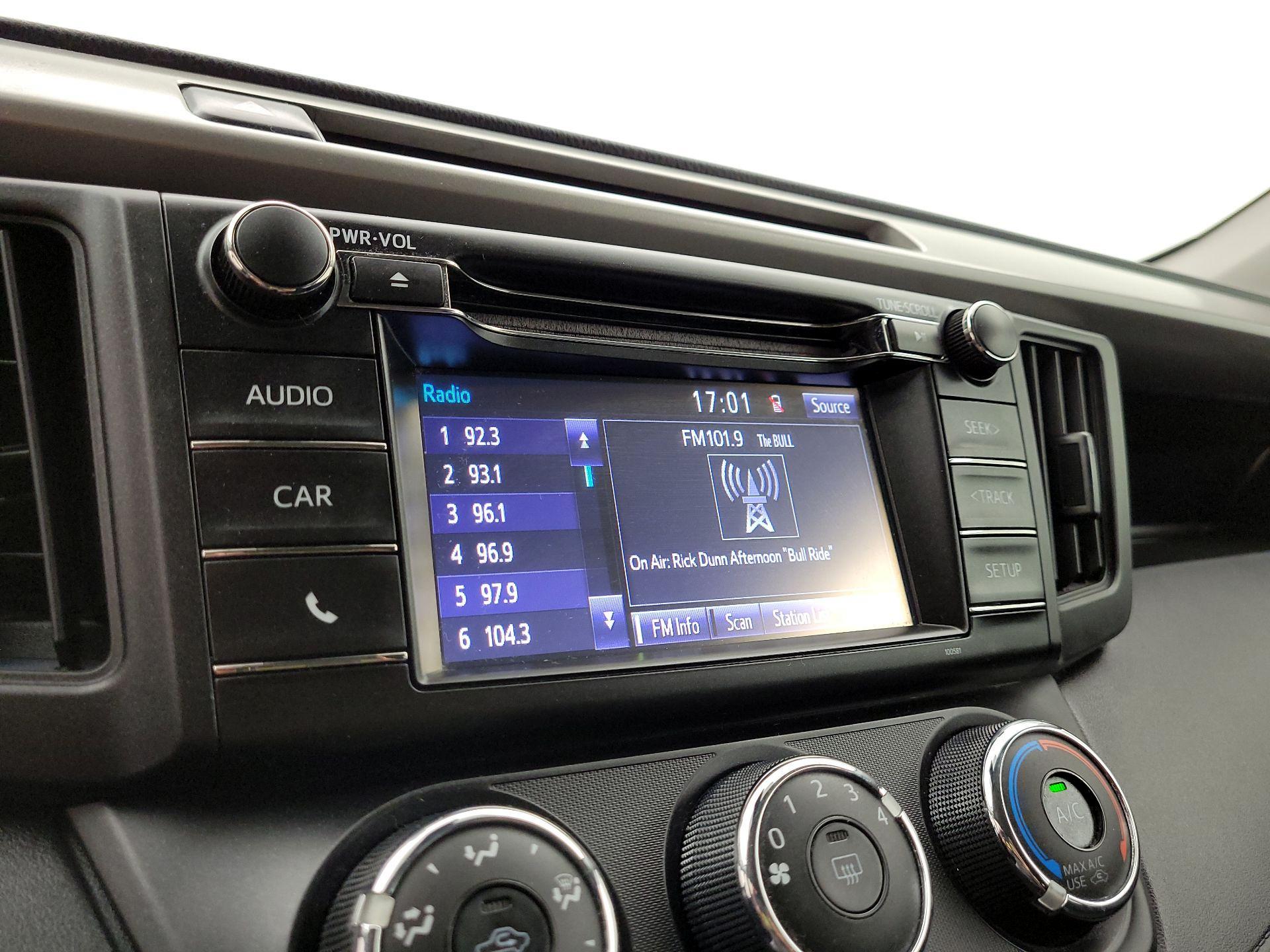 Thumbnail: 2018 Toyota RAV4 - 15