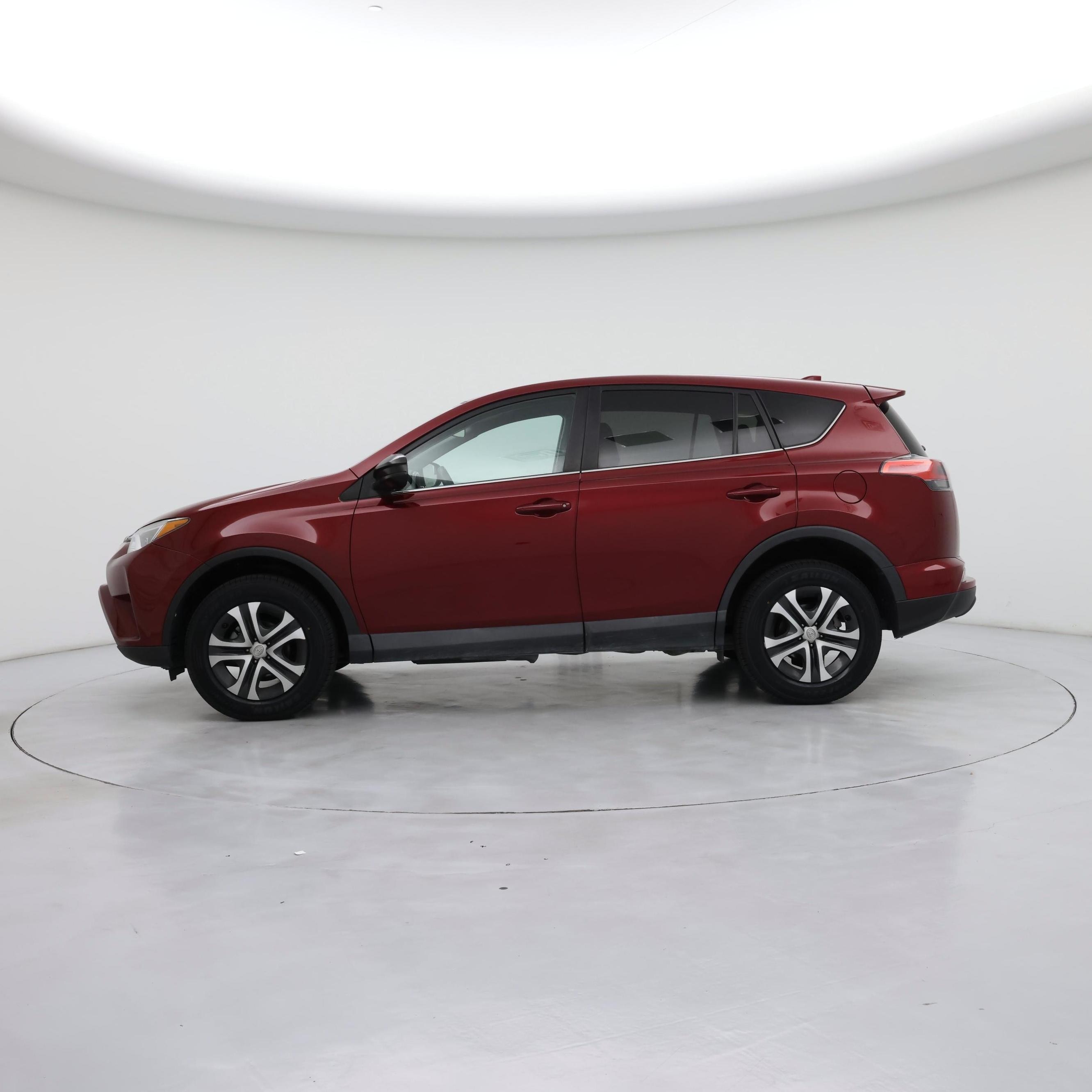 Thumbnail: 2018 Toyota RAV4 - 3