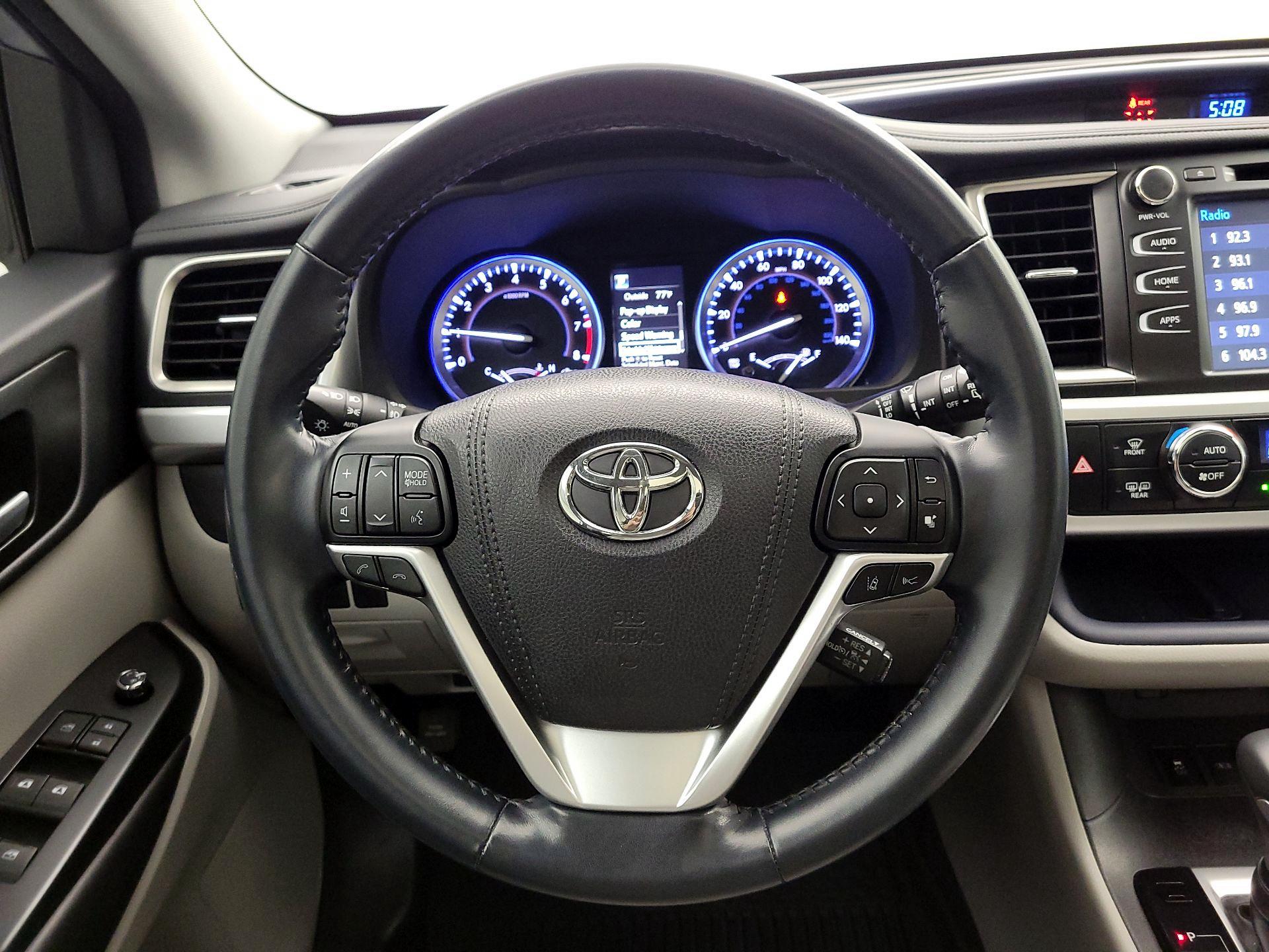 Thumbnail: 2018 Toyota Highlander - 10