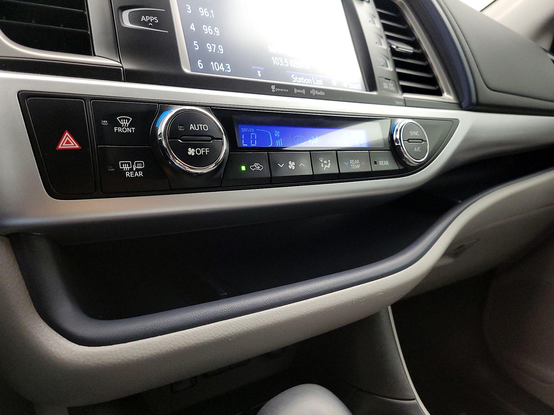 Thumbnail: 2018 Toyota Highlander - 16