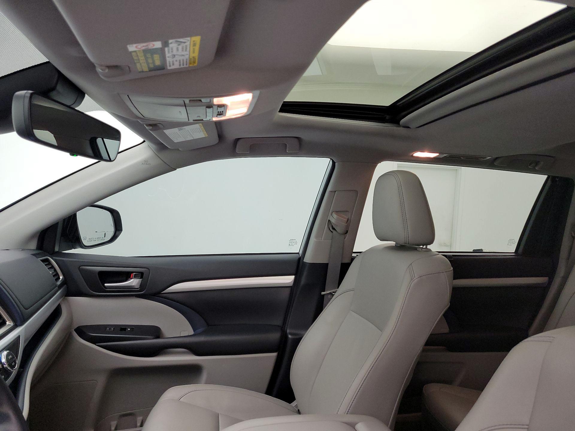 Thumbnail: 2018 Toyota Highlander - 19